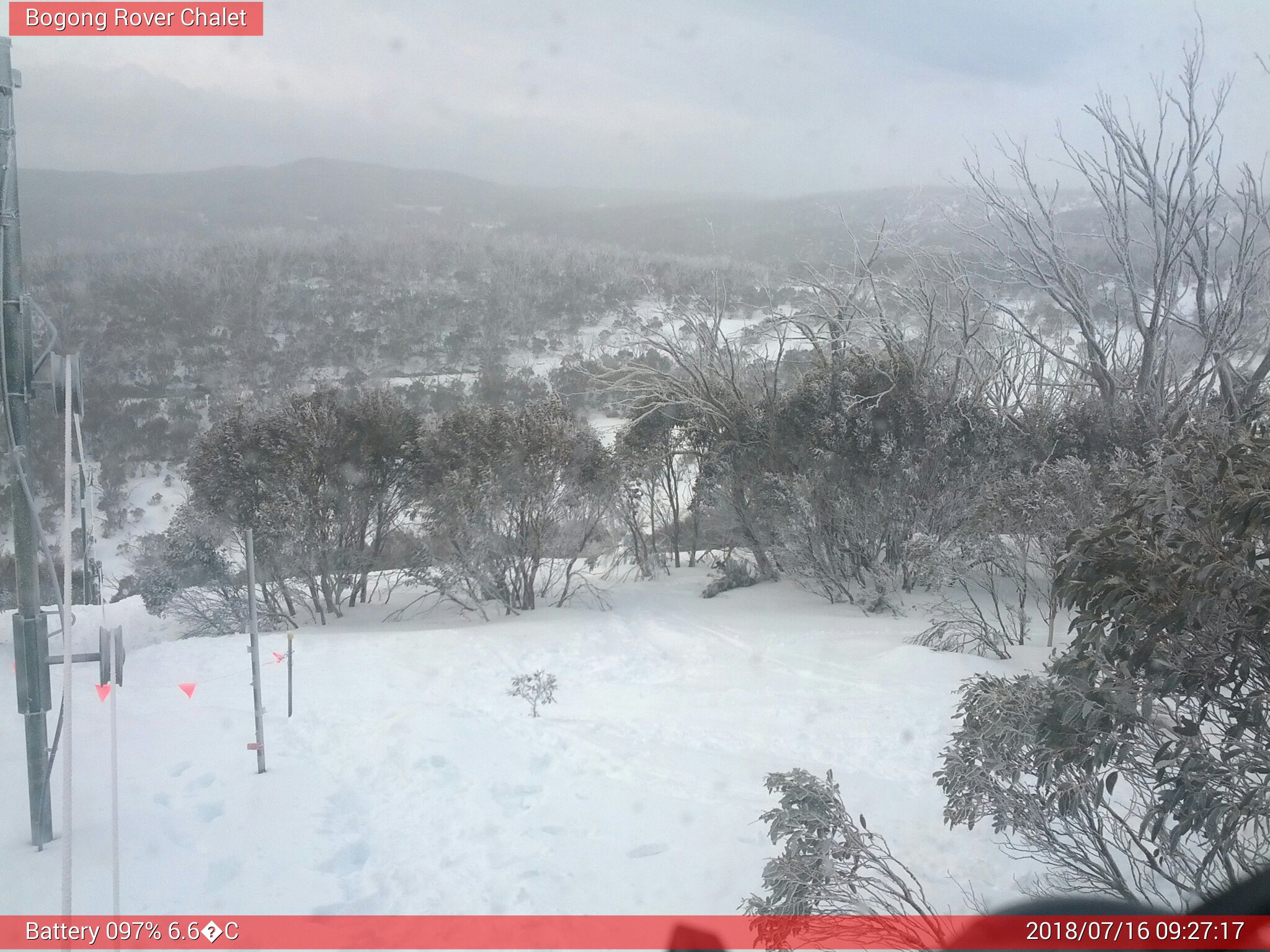 Bogong Web Cam 9:27am Monday 16th of July 2018