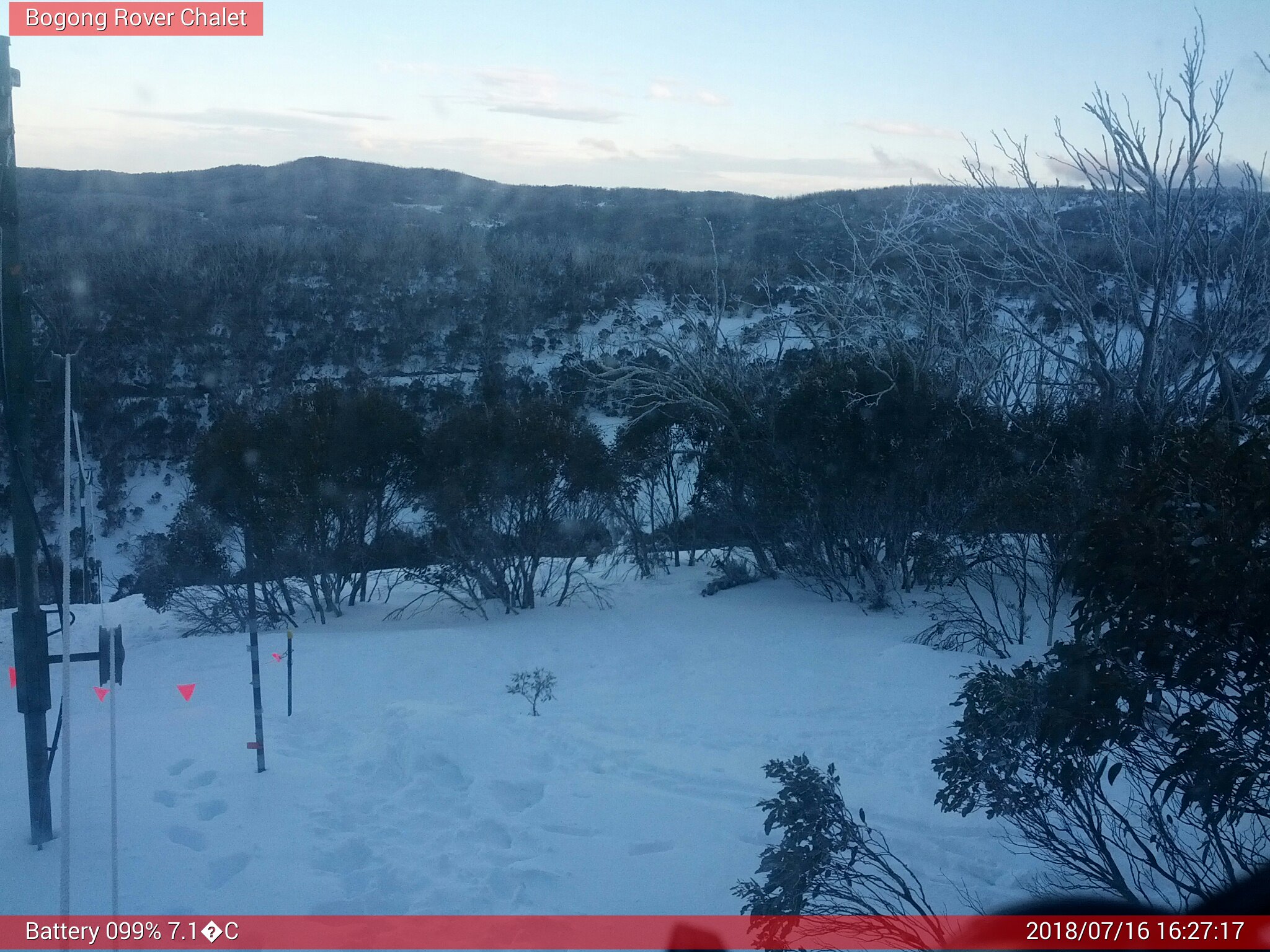 Bogong Web Cam 4:27pm Monday 16th of July 2018