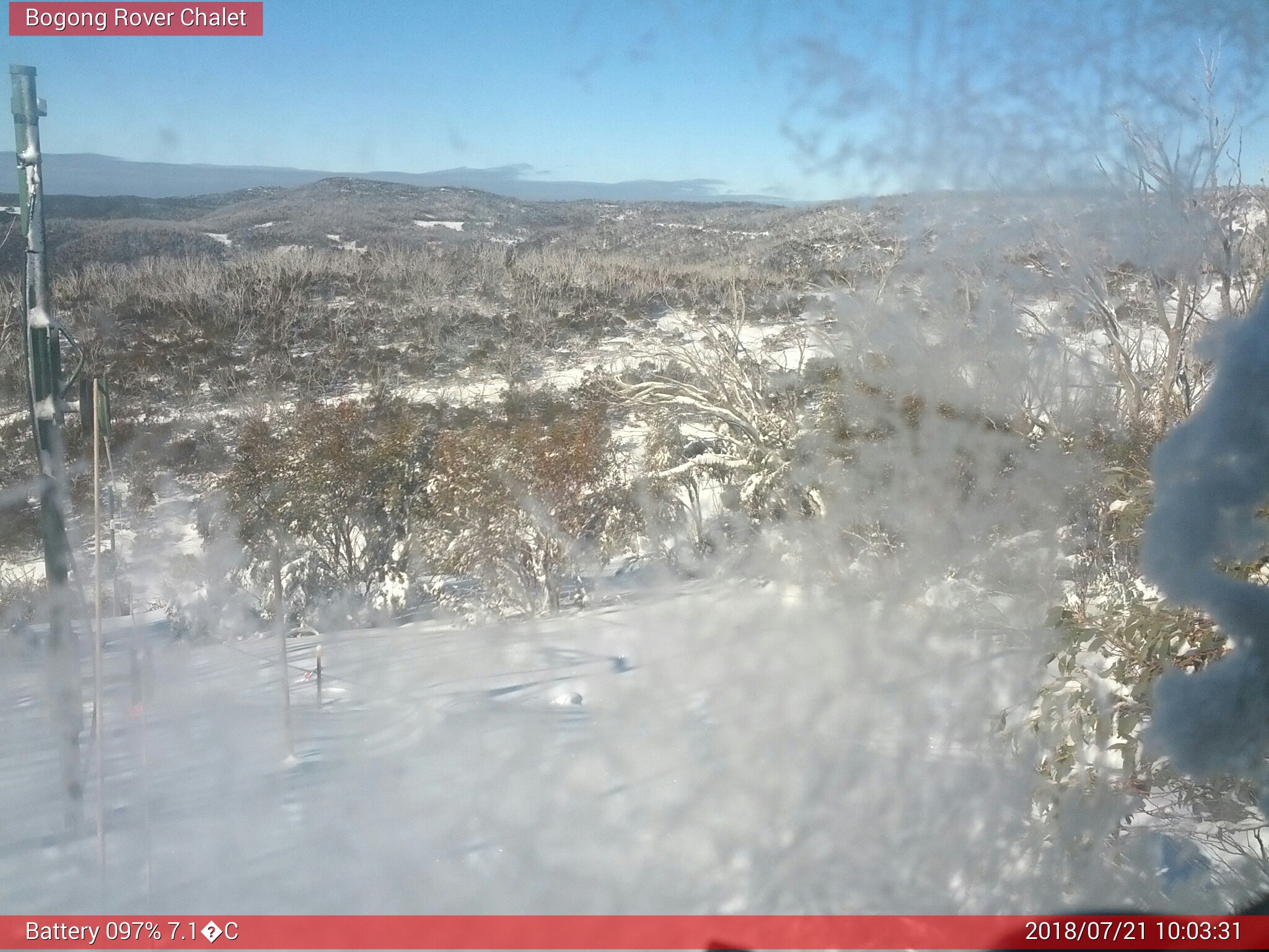 Bogong Web Cam 10:03am Saturday 21st of July 2018