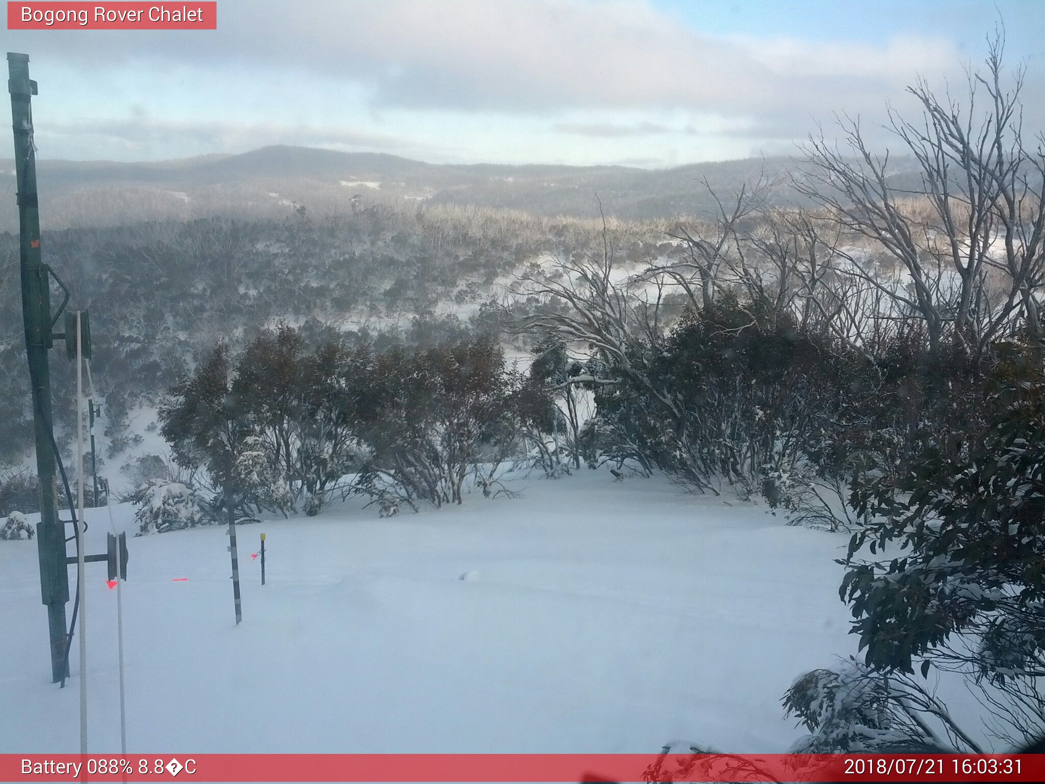 Bogong Web Cam 4:03pm Saturday 21st of July 2018