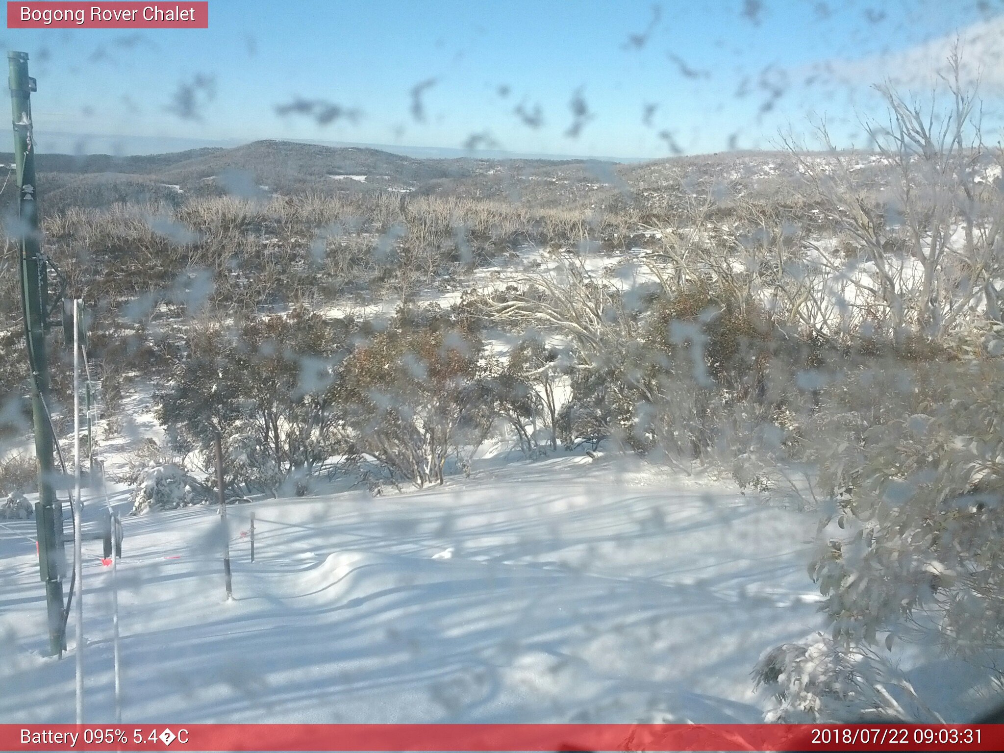 Bogong Web Cam 9:03am Sunday 22nd of July 2018