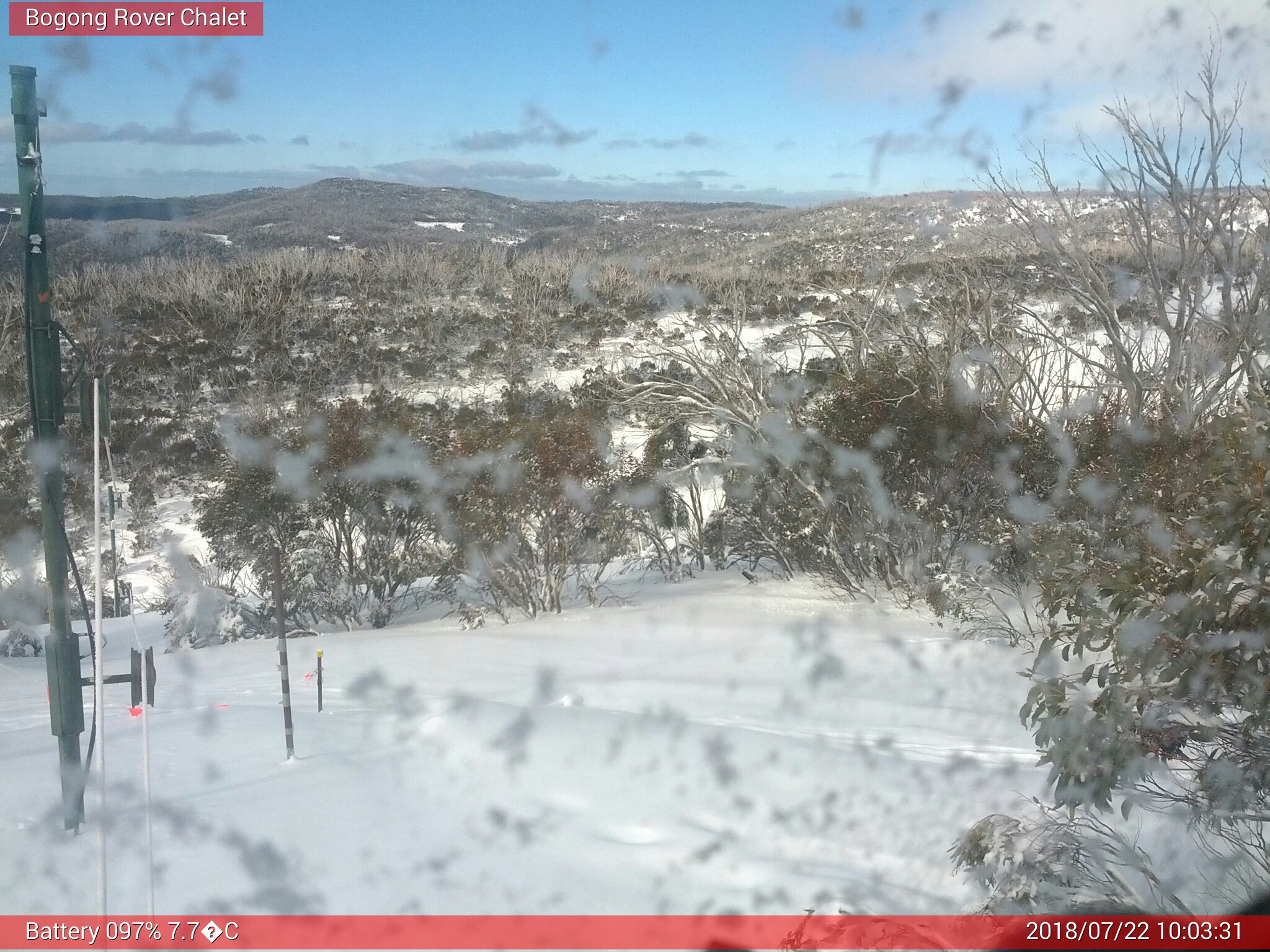 Bogong Web Cam 10:03am Sunday 22nd of July 2018