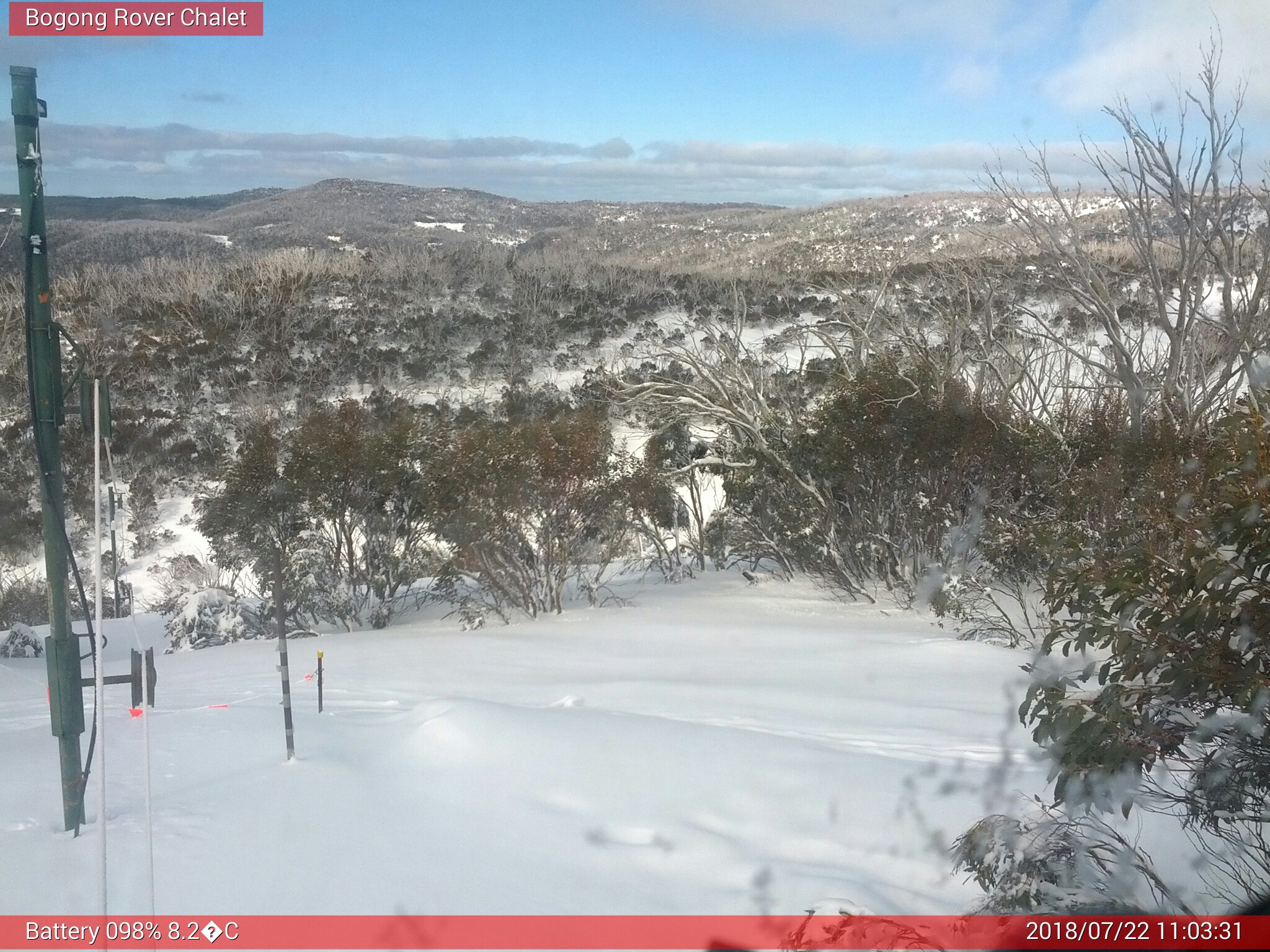 Bogong Web Cam 11:03am Sunday 22nd of July 2018