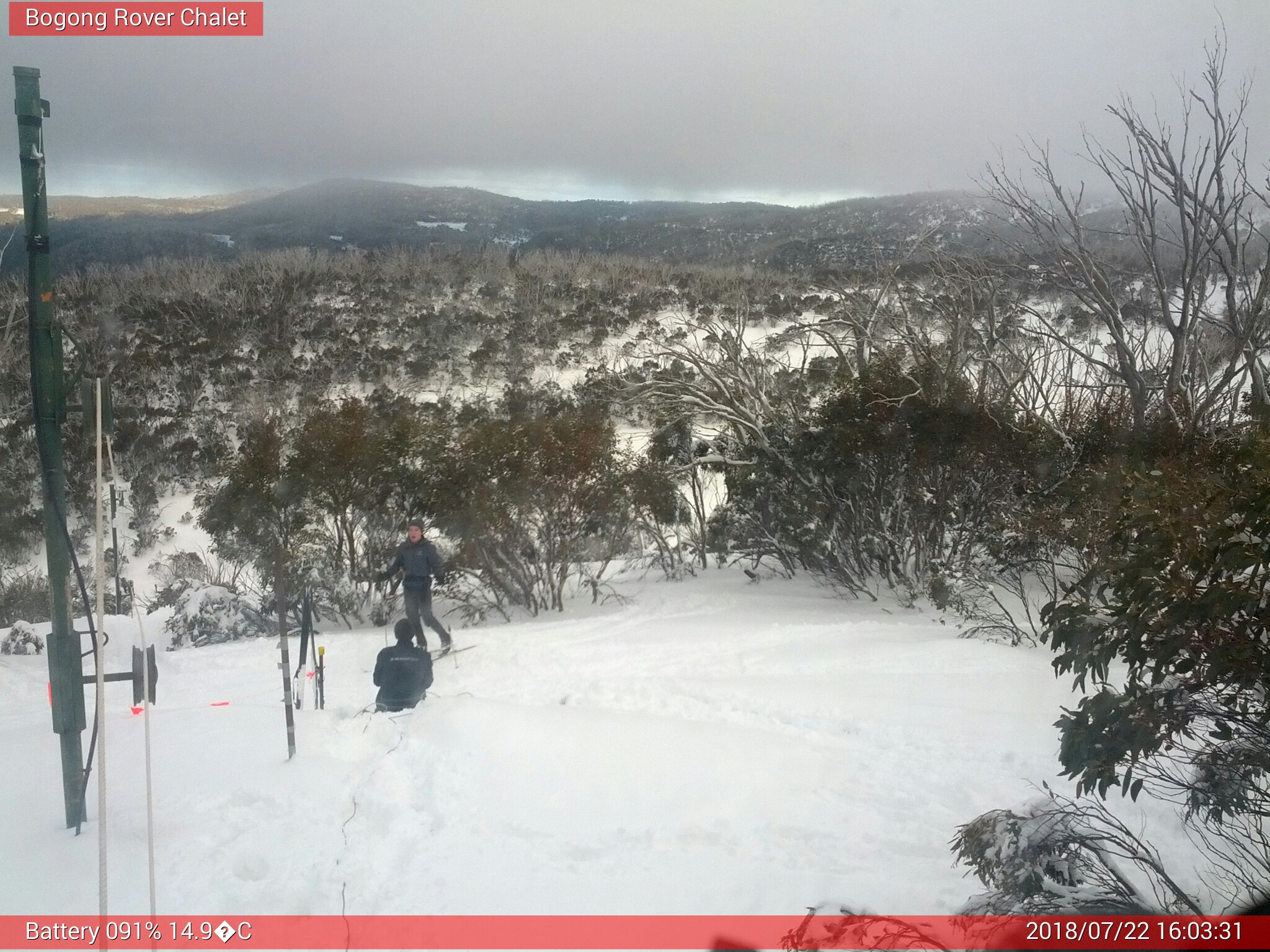 Bogong Web Cam 4:03pm Sunday 22nd of July 2018