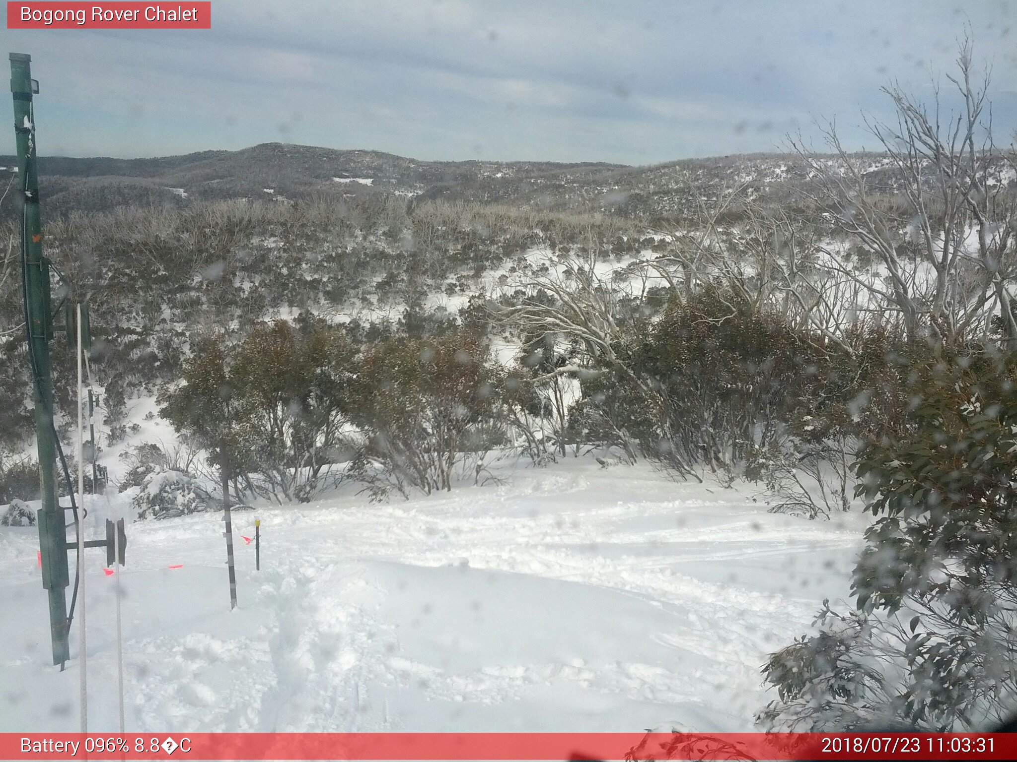 Bogong Web Cam 11:03am Monday 23rd of July 2018