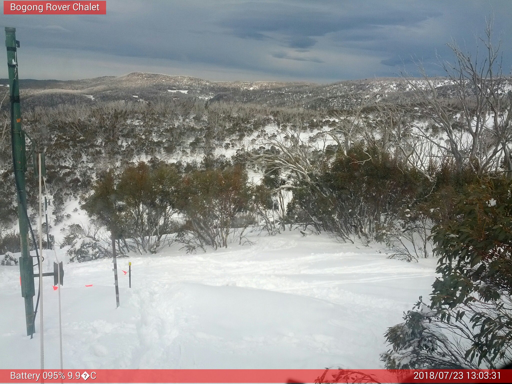 Bogong Web Cam 1:03pm Monday 23rd of July 2018