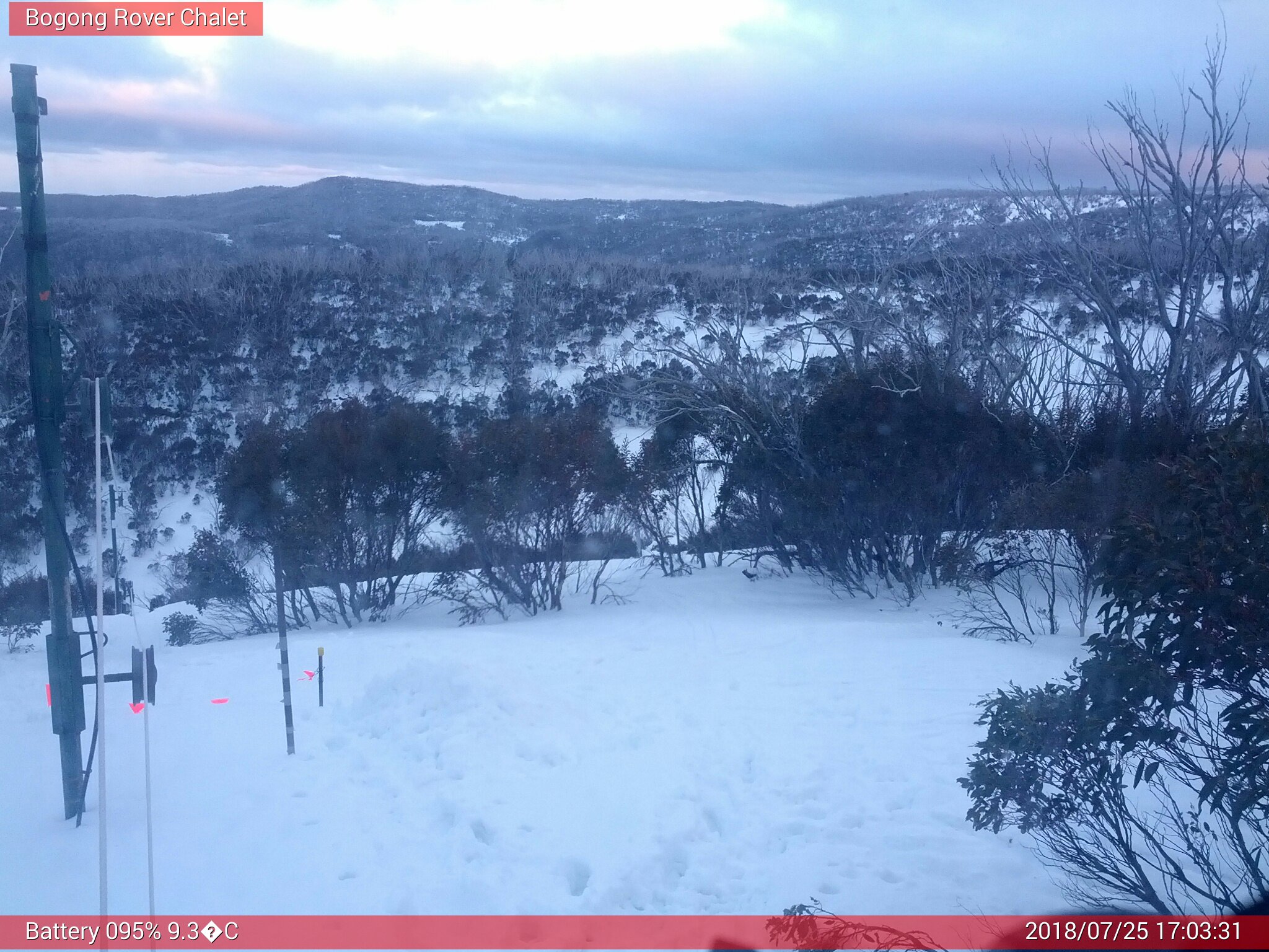 Bogong Web Cam 5:03pm Wednesday 25th of July 2018