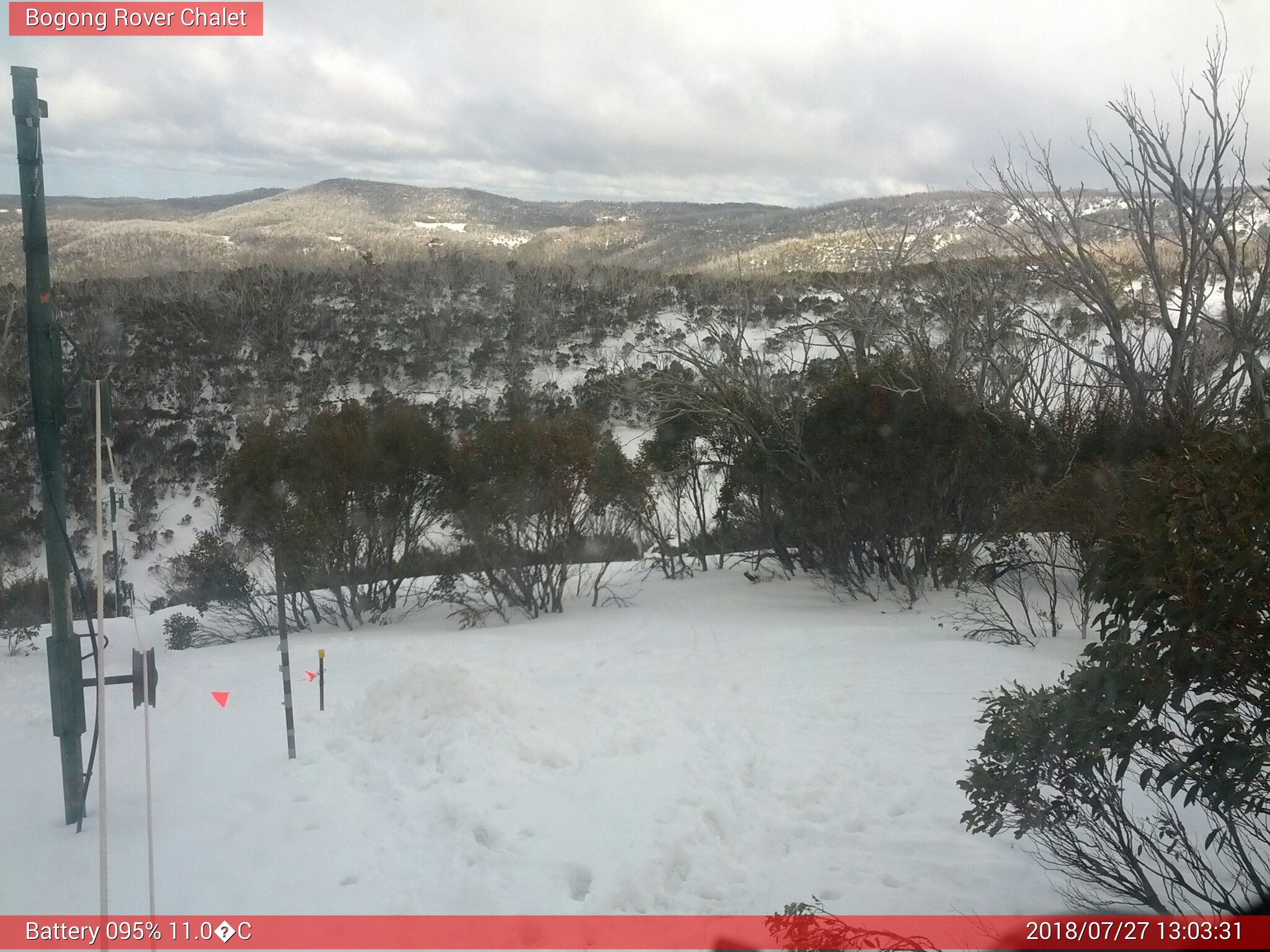 Bogong Web Cam 1:03pm Friday 27th of July 2018