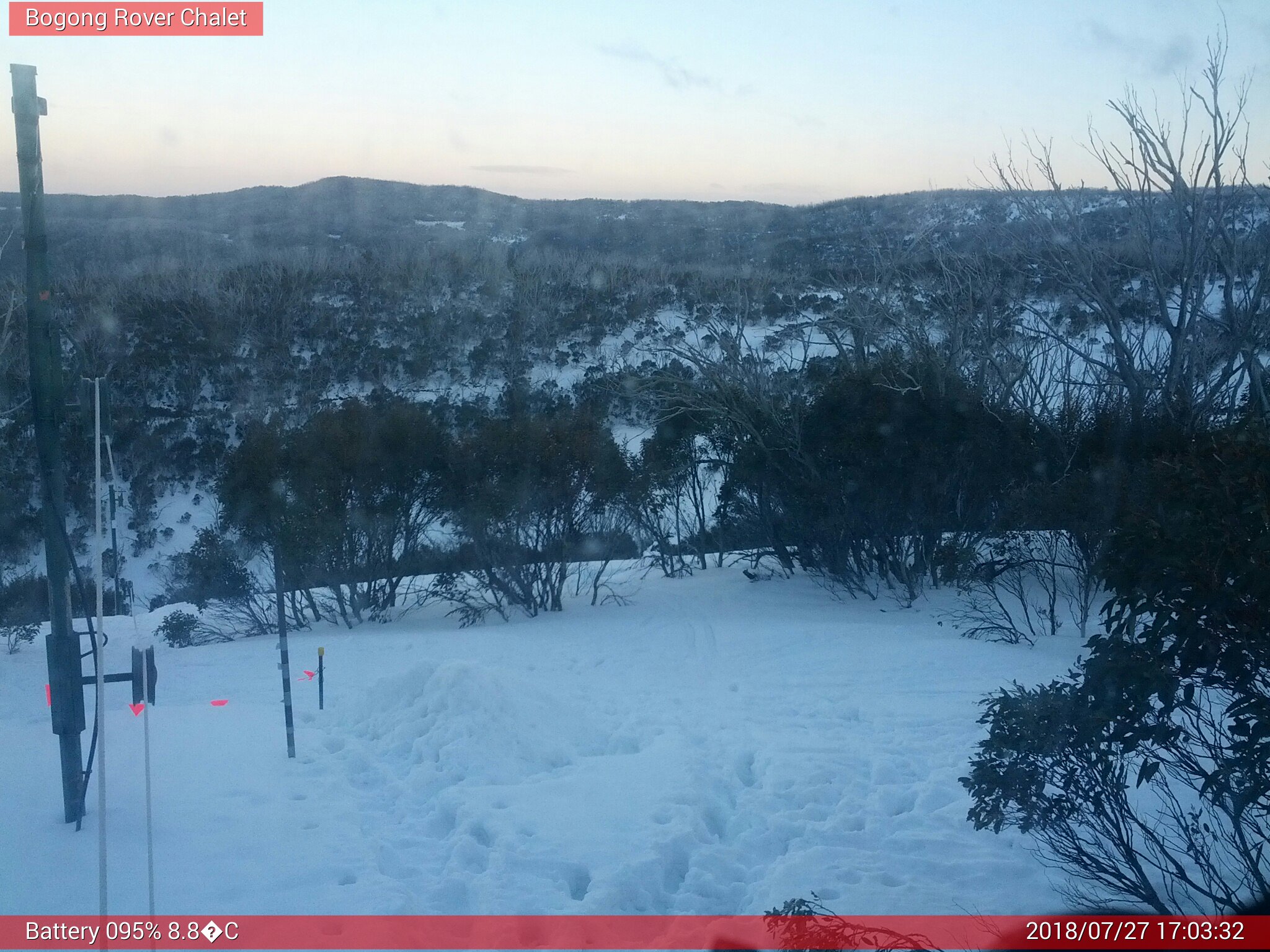 Bogong Web Cam 5:03pm Friday 27th of July 2018