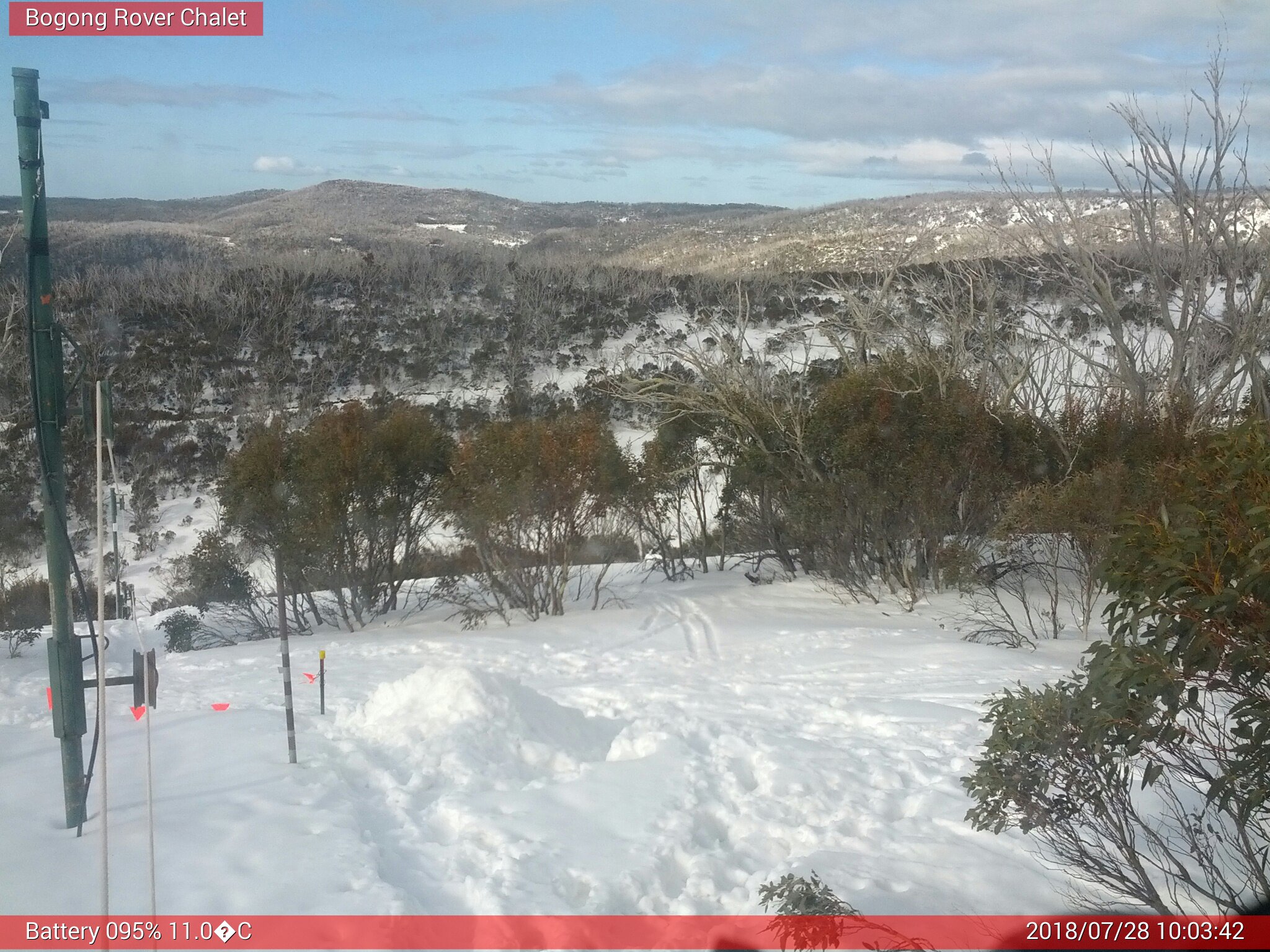 Bogong Web Cam 10:03am Saturday 28th of July 2018