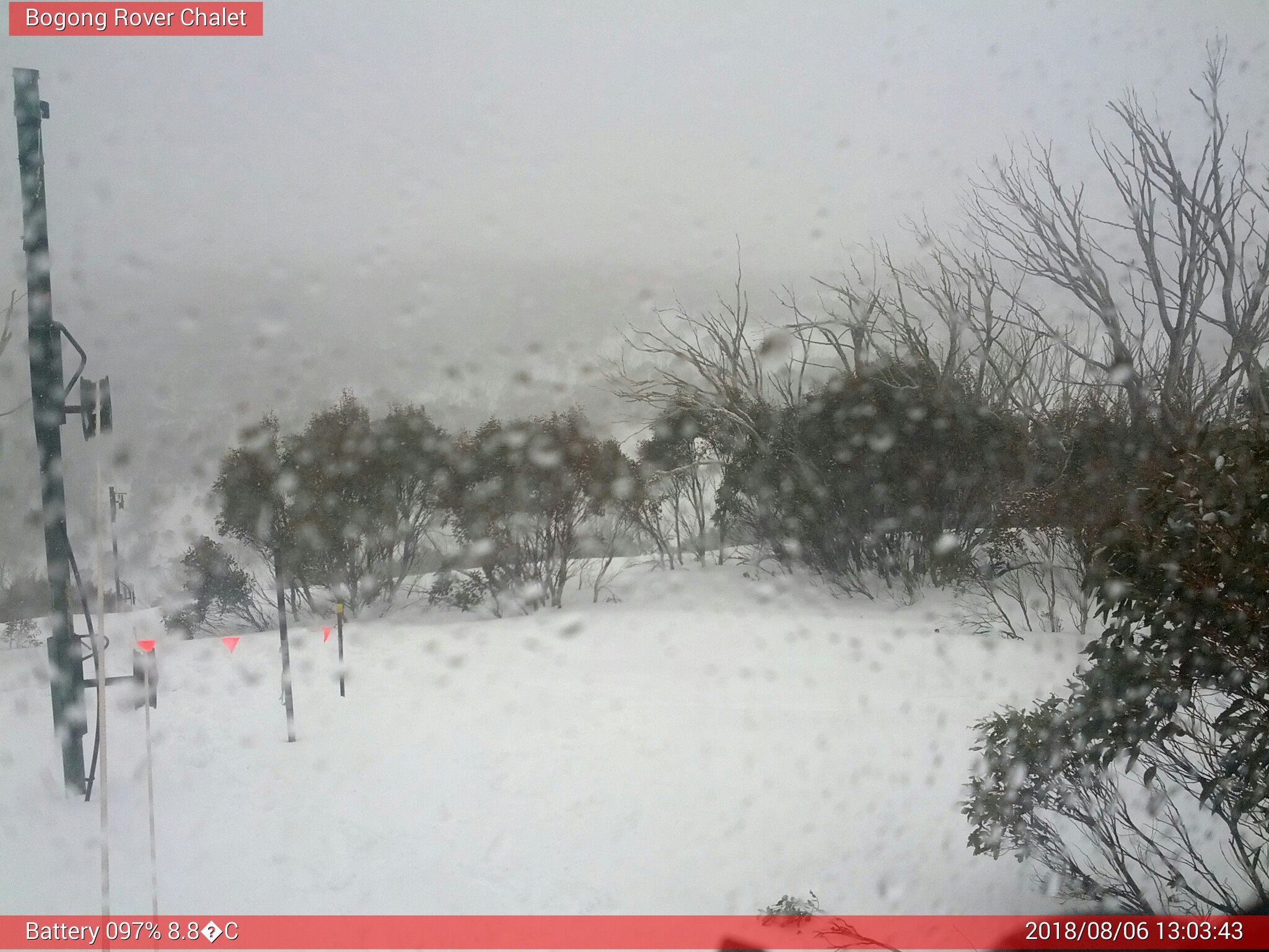 Bogong Web Cam 1:03pm Monday 6th of August 2018