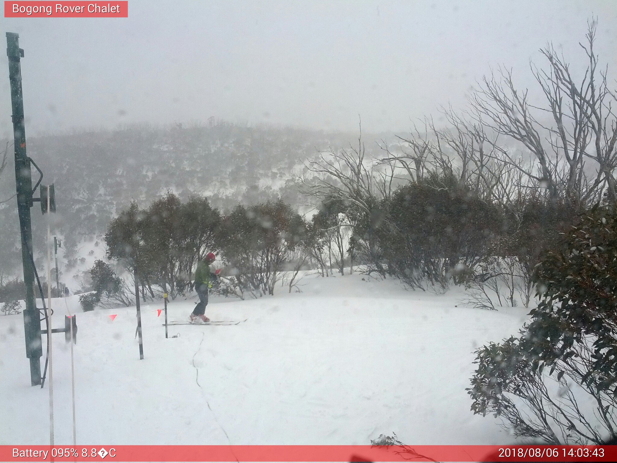 Bogong Web Cam 2:03pm Monday 6th of August 2018