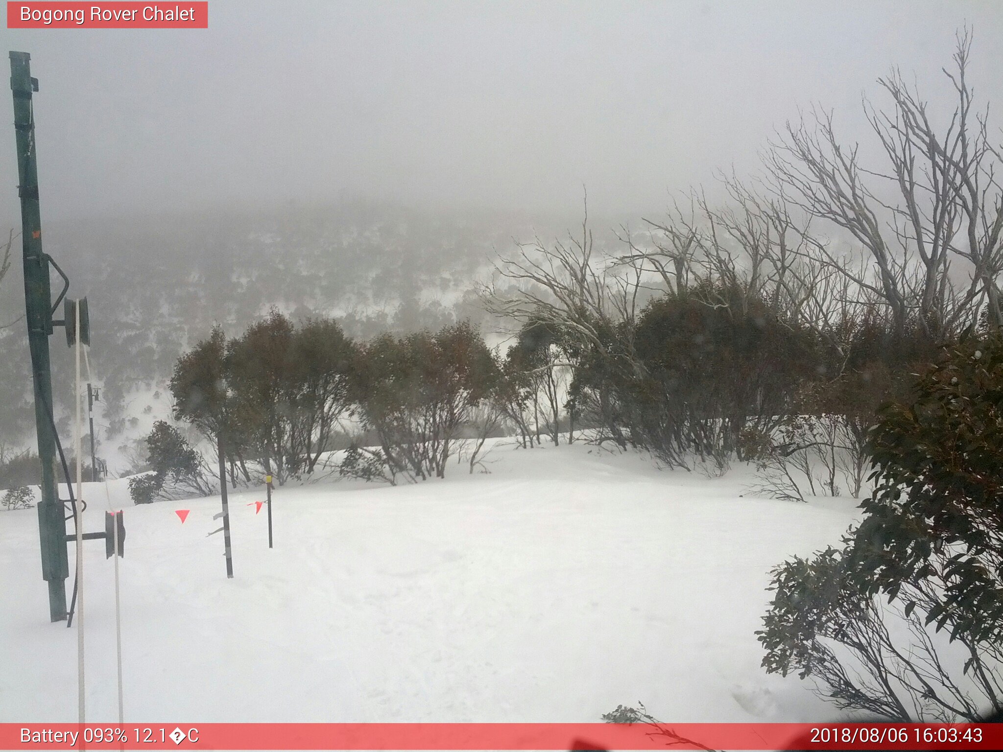 Bogong Web Cam 4:03pm Monday 6th of August 2018