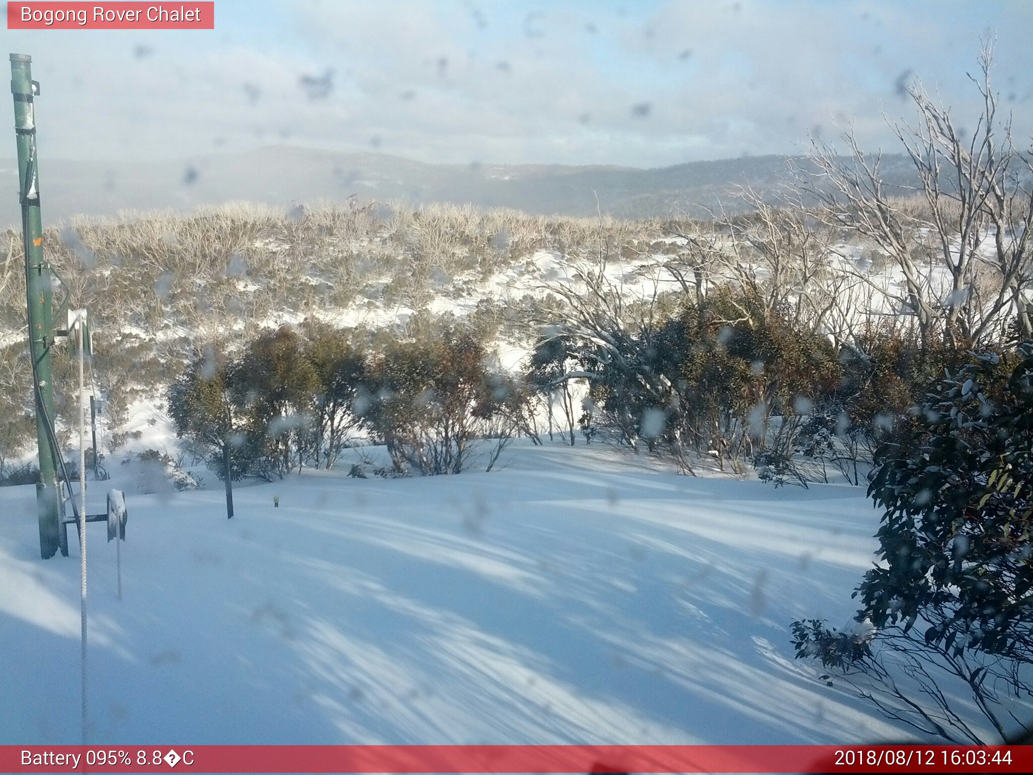 Bogong Web Cam 4:03pm Sunday 12th of August 2018