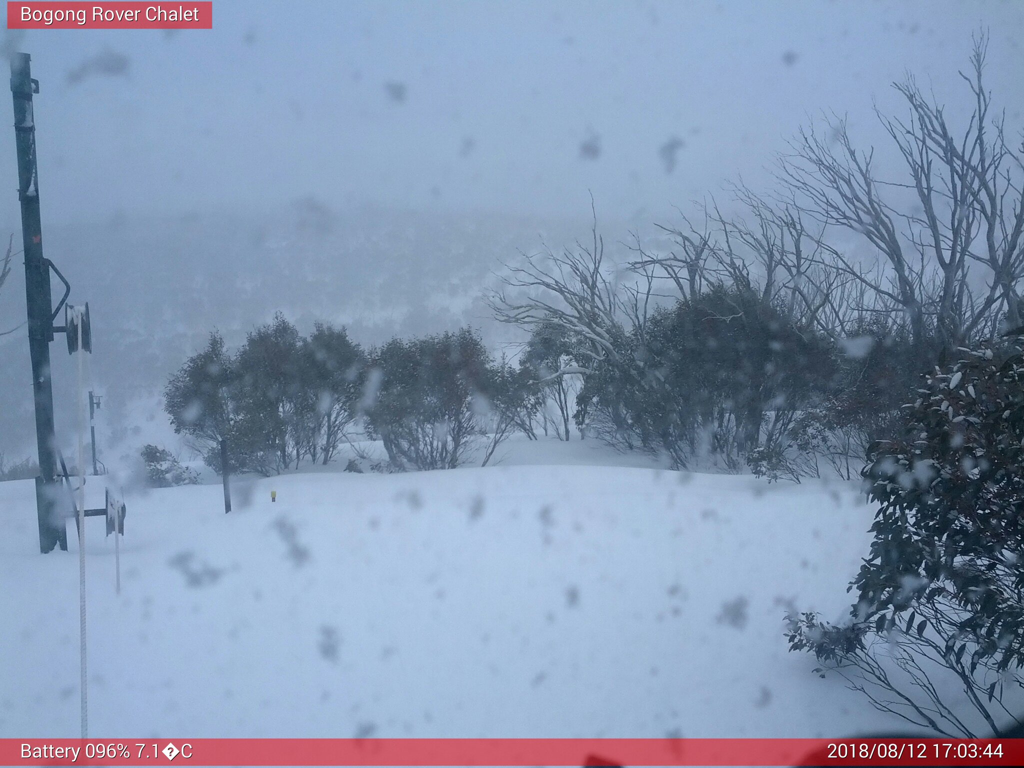 Bogong Web Cam 5:03pm Sunday 12th of August 2018