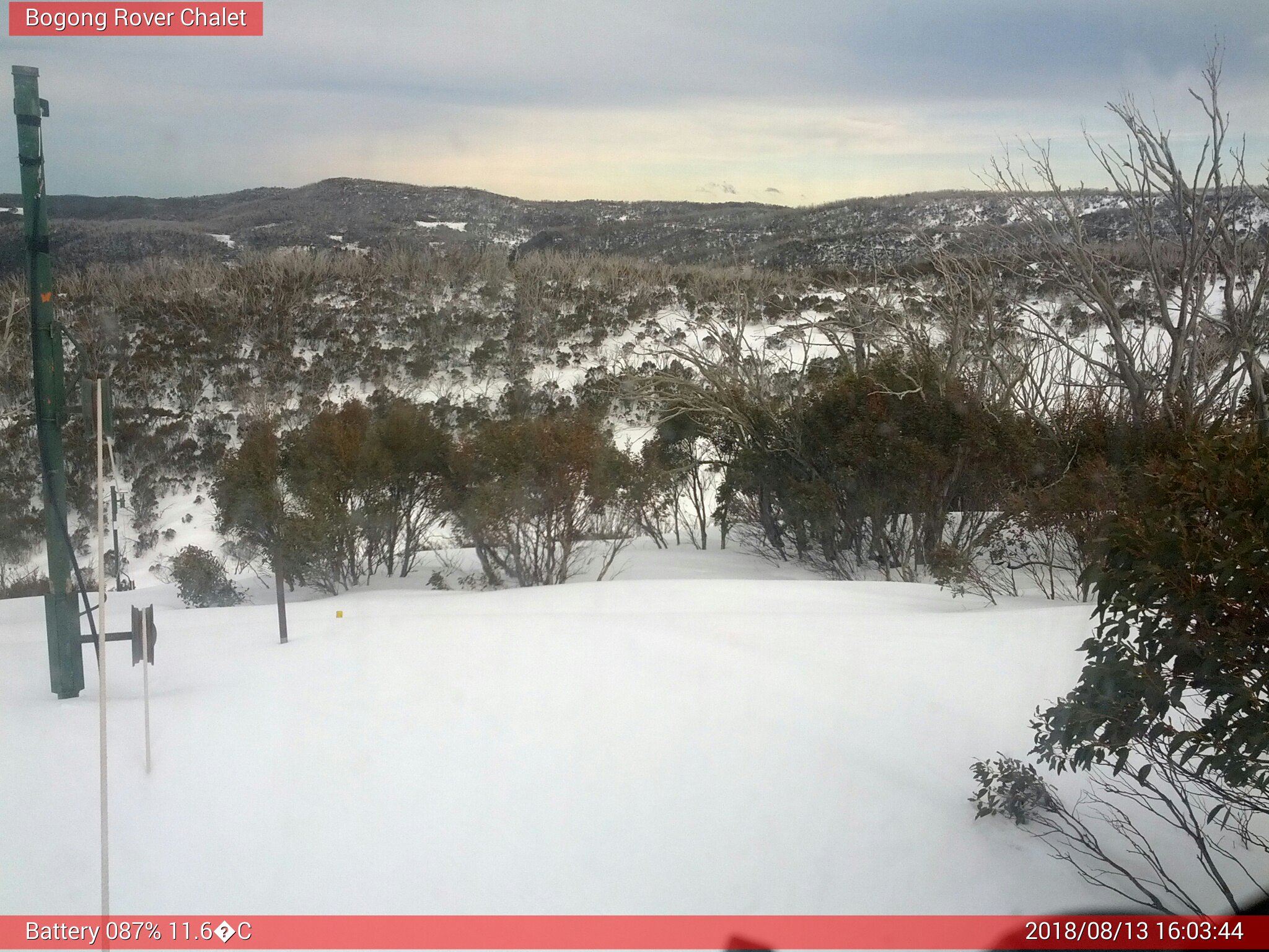 Bogong Web Cam 4:03pm Monday 13th of August 2018