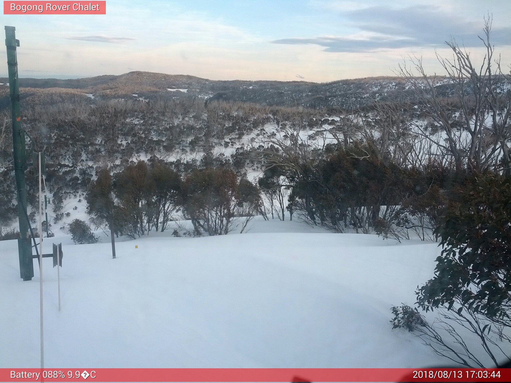 Bogong Web Cam 5:03pm Monday 13th of August 2018