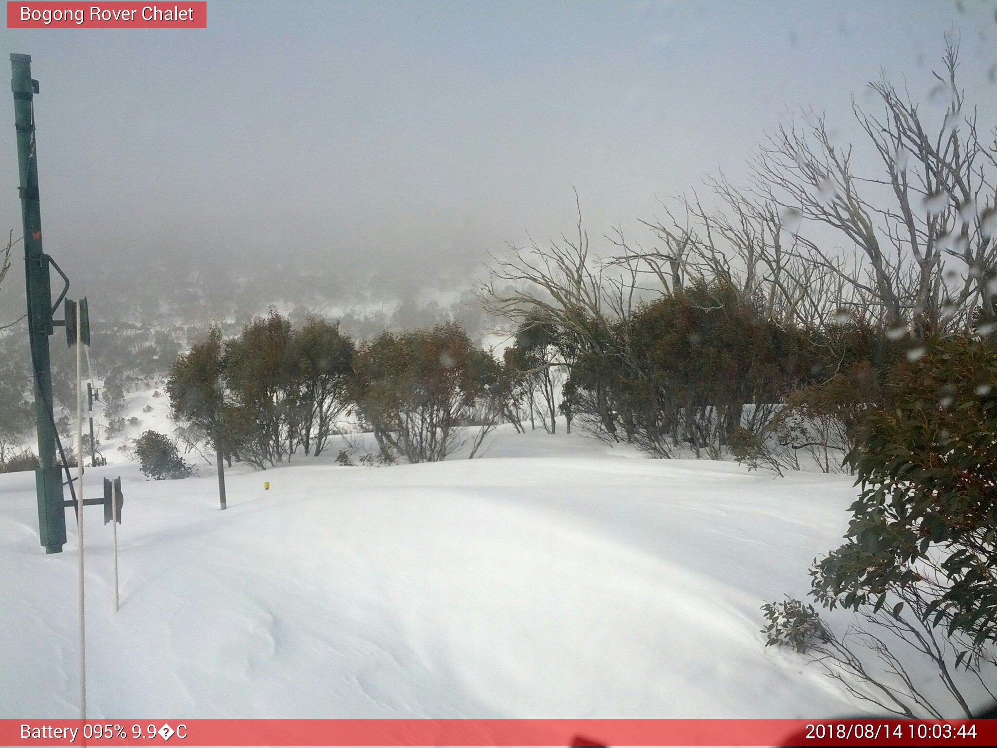 Bogong Web Cam 10:03am Tuesday 14th of August 2018