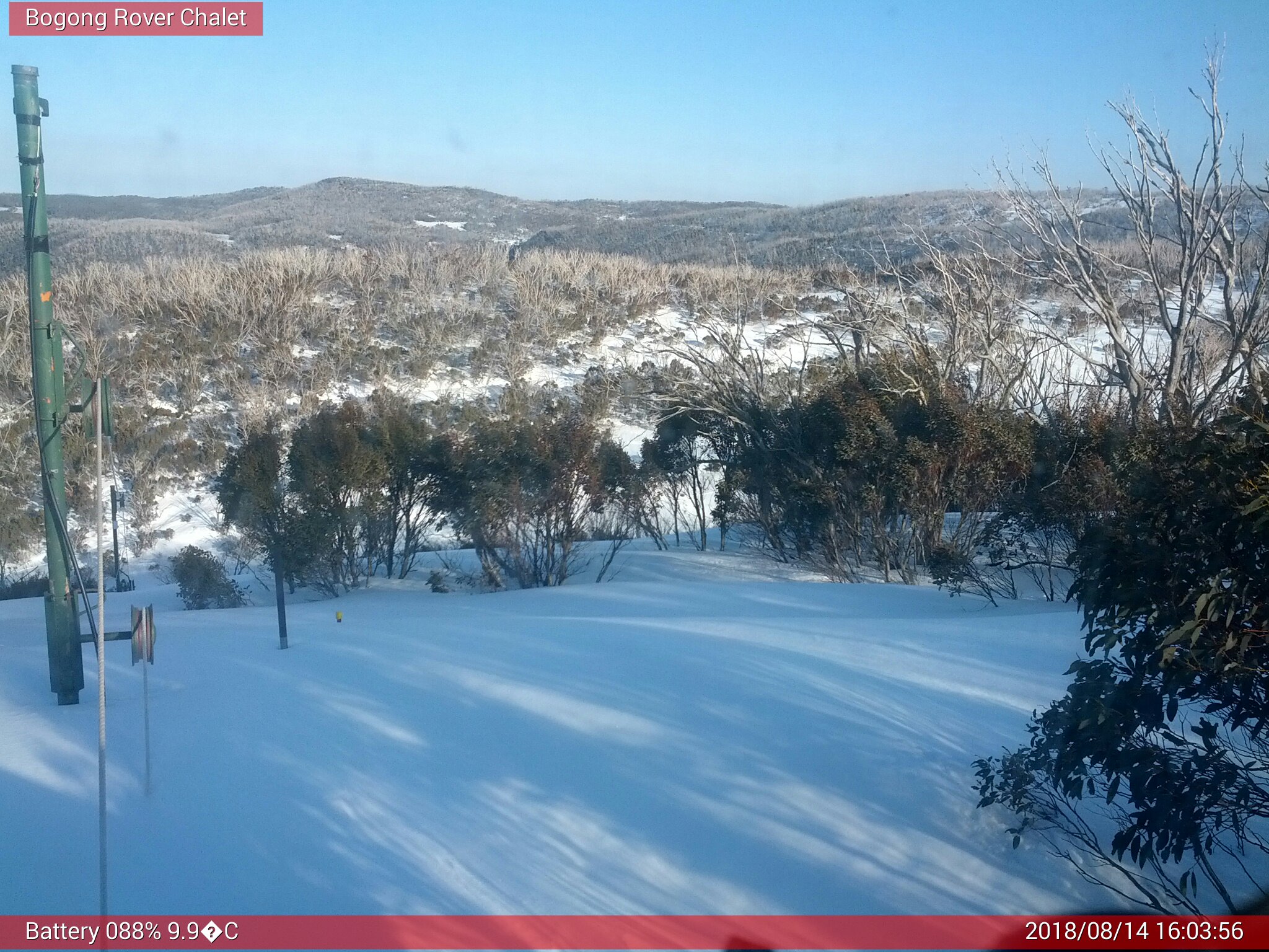 Bogong Web Cam 4:03pm Tuesday 14th of August 2018