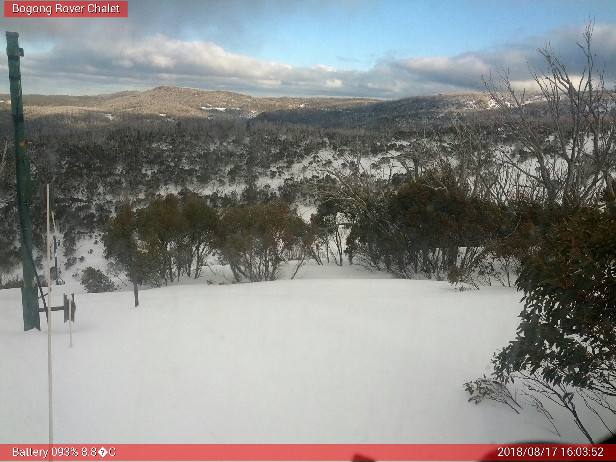 Bogong Web Cam 4:03pm Friday 17th of August 2018