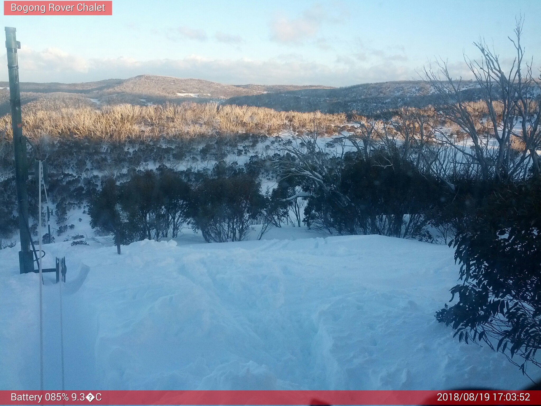 Bogong Web Cam 5:03pm Sunday 19th of August 2018