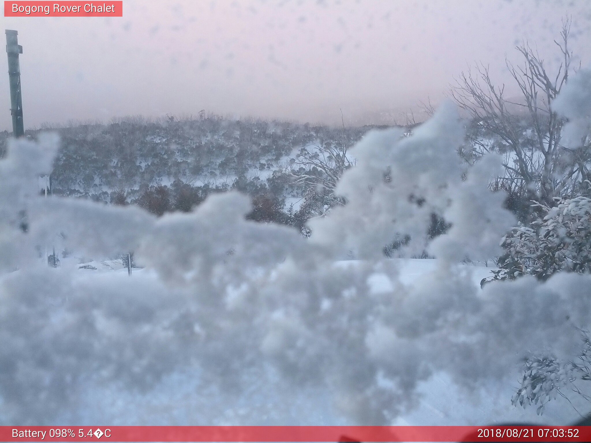 Bogong Web Cam 7:03am Tuesday 21st of August 2018