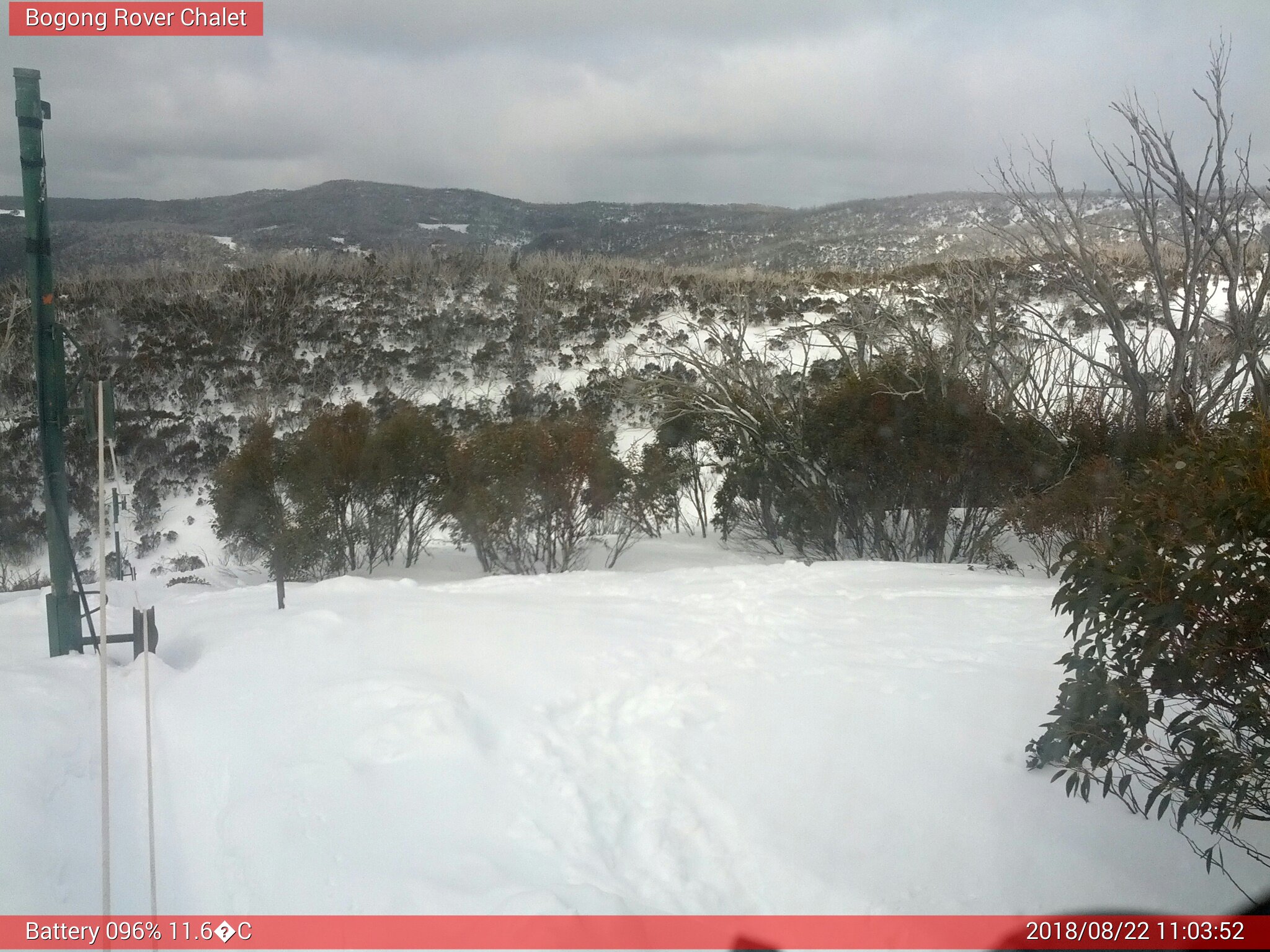 Bogong Web Cam 11:03am Wednesday 22nd of August 2018