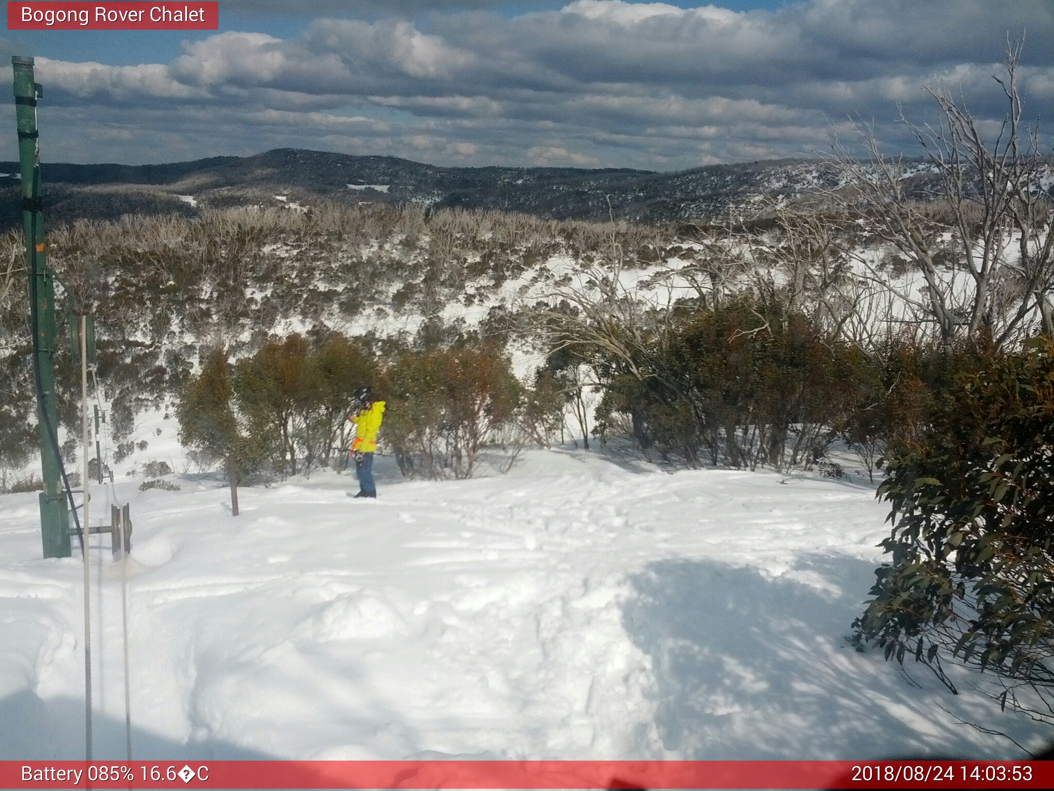 Bogong Web Cam 2:03pm Friday 24th of August 2018