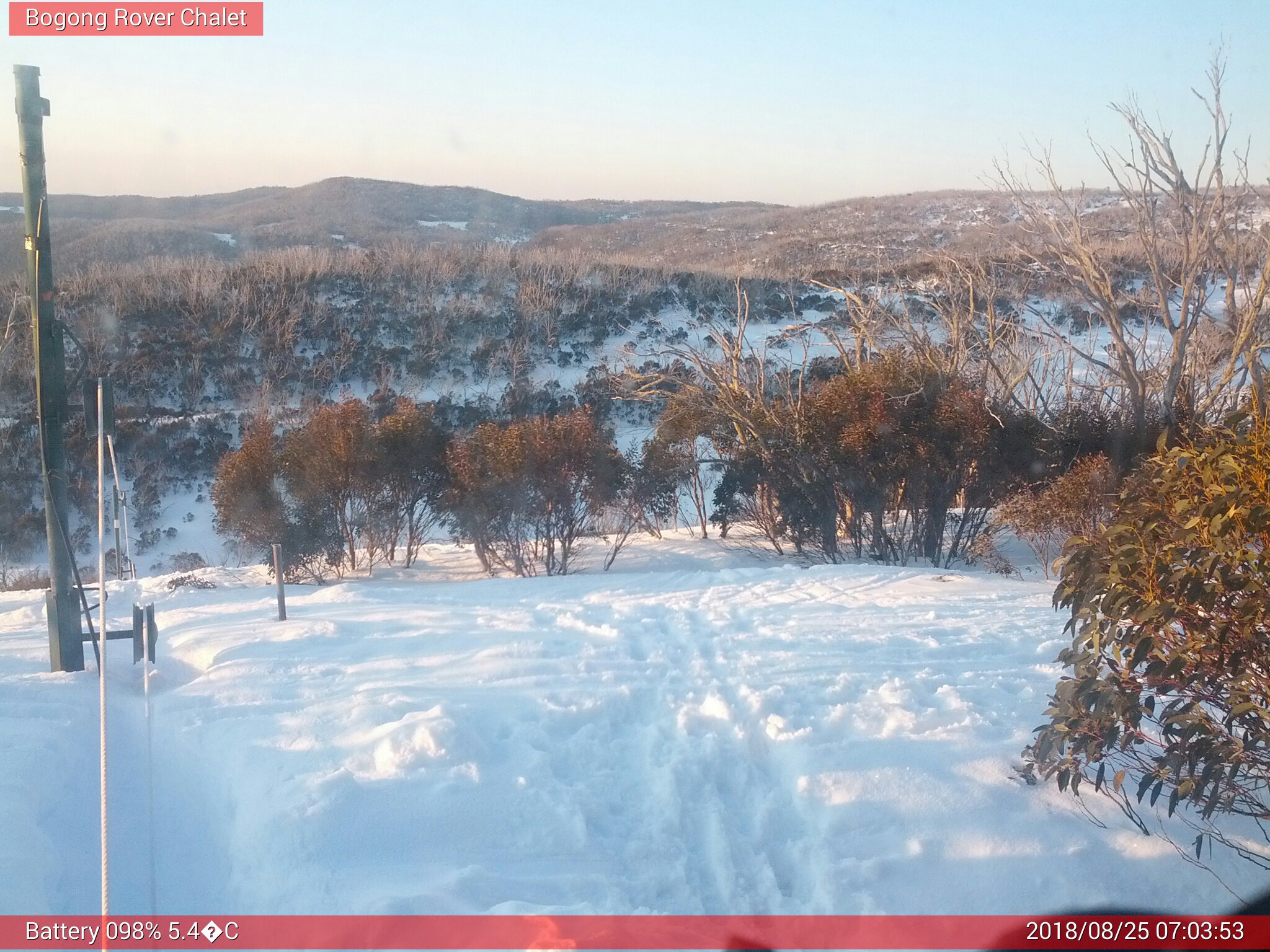 Bogong Web Cam 7:03am Saturday 25th of August 2018