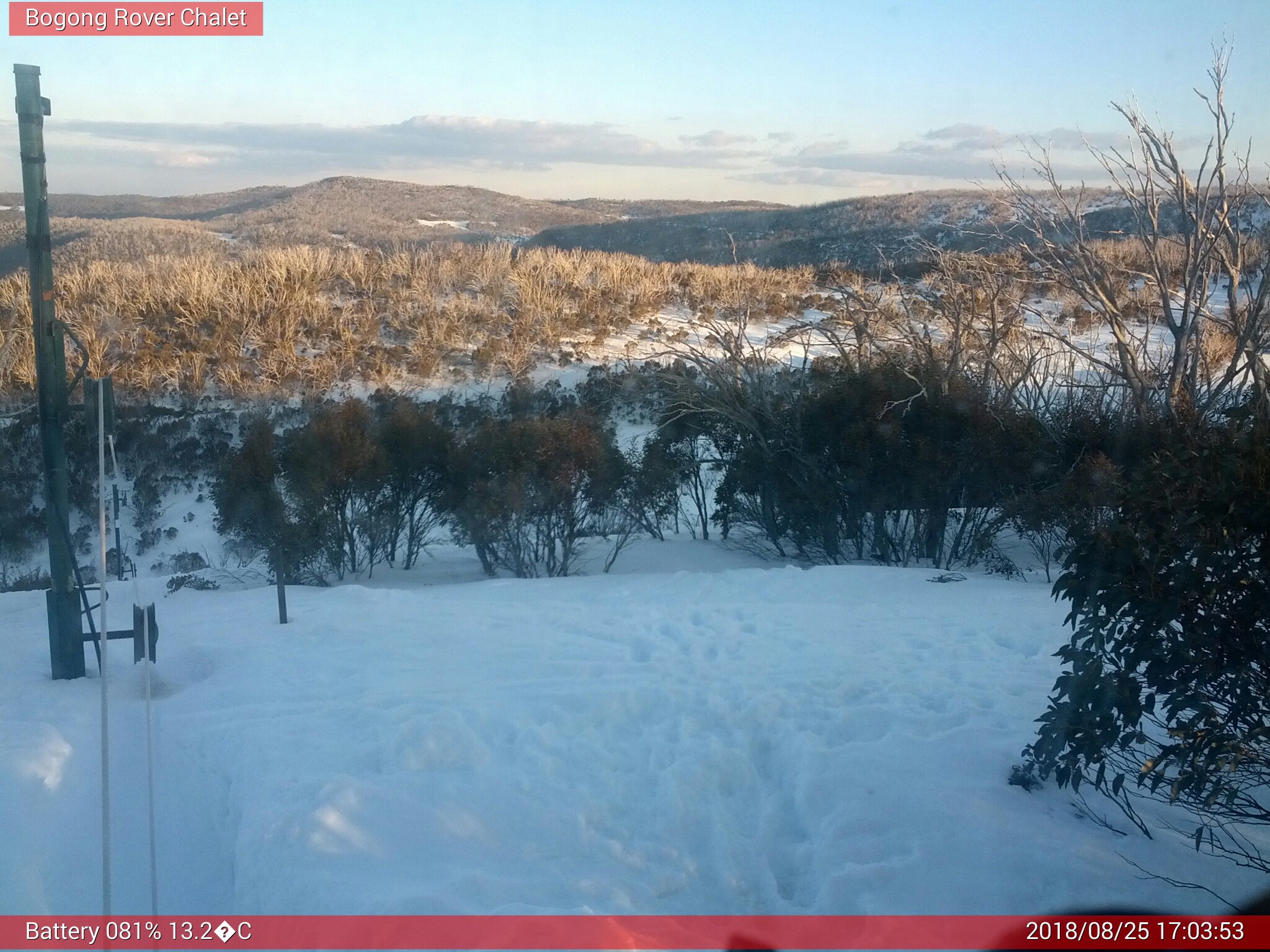 Bogong Web Cam 5:03pm Saturday 25th of August 2018