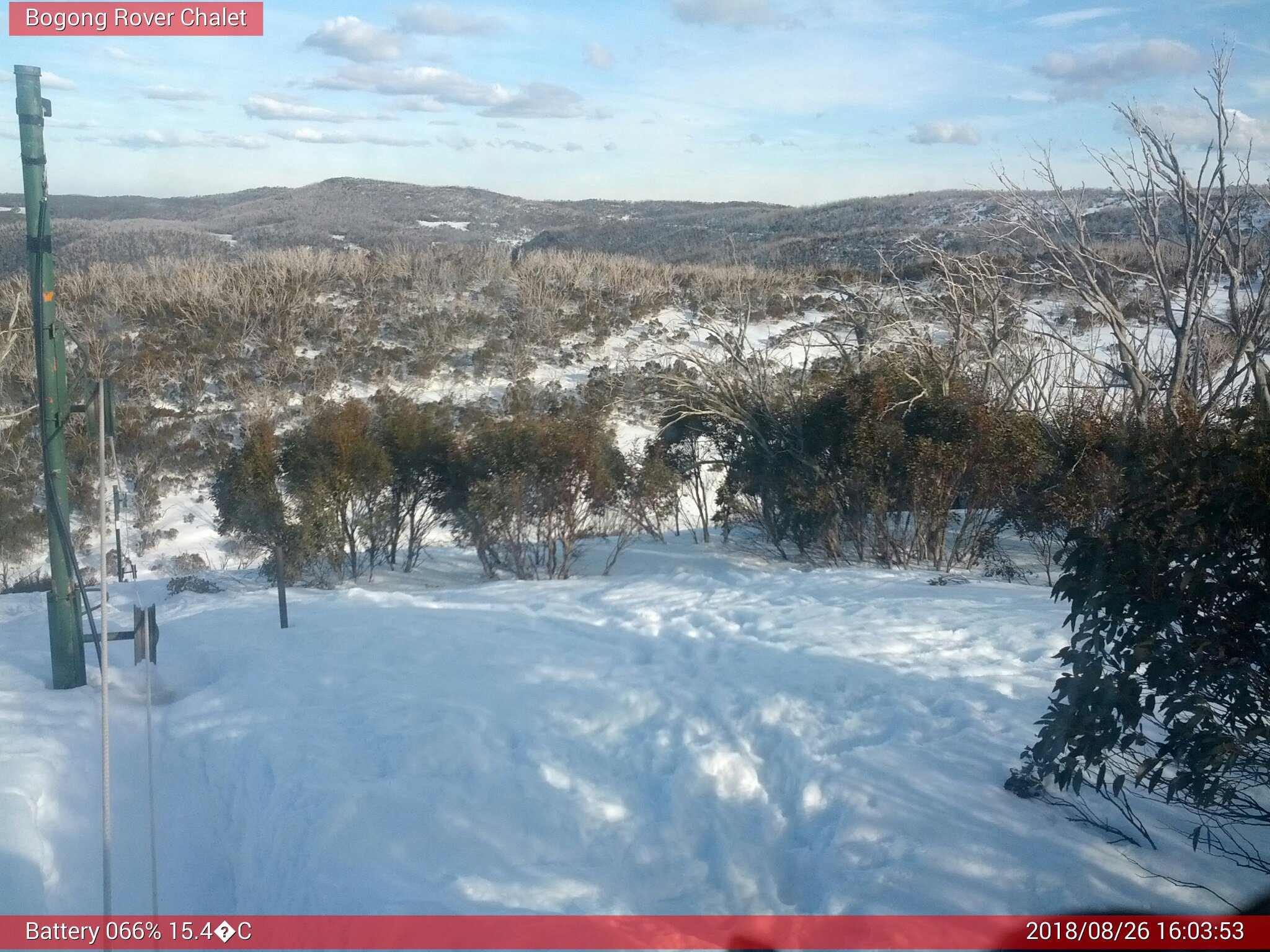 Bogong Web Cam 4:03pm Sunday 26th of August 2018