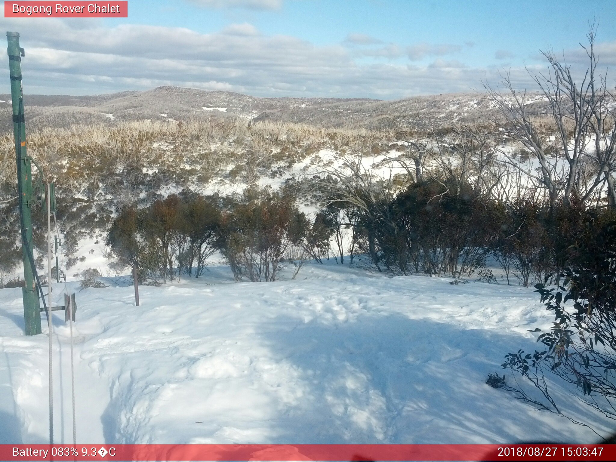 Bogong Web Cam 3:03pm Monday 27th of August 2018