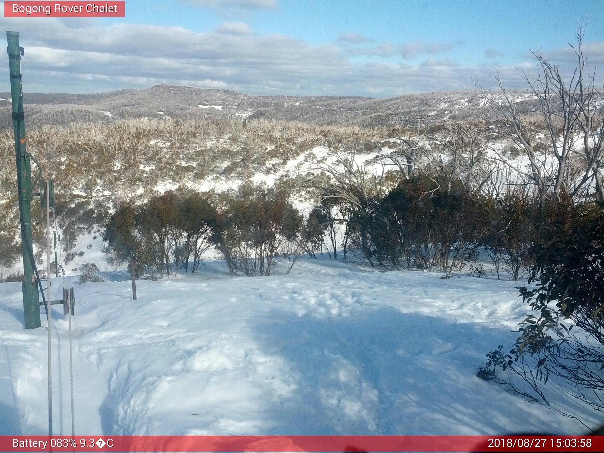 Bogong Web Cam 3:03pm Monday 27th of August 2018