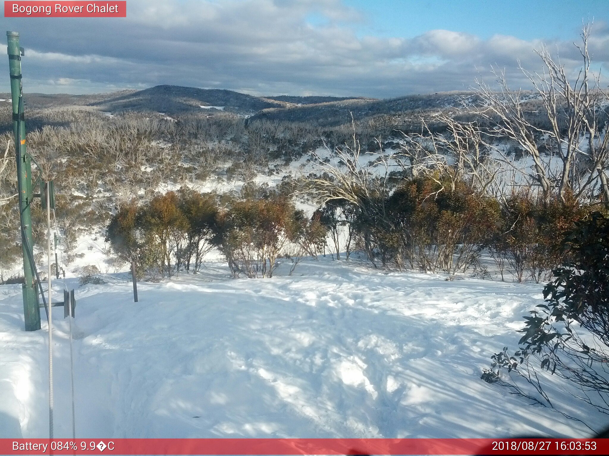 Bogong Web Cam 4:03pm Monday 27th of August 2018