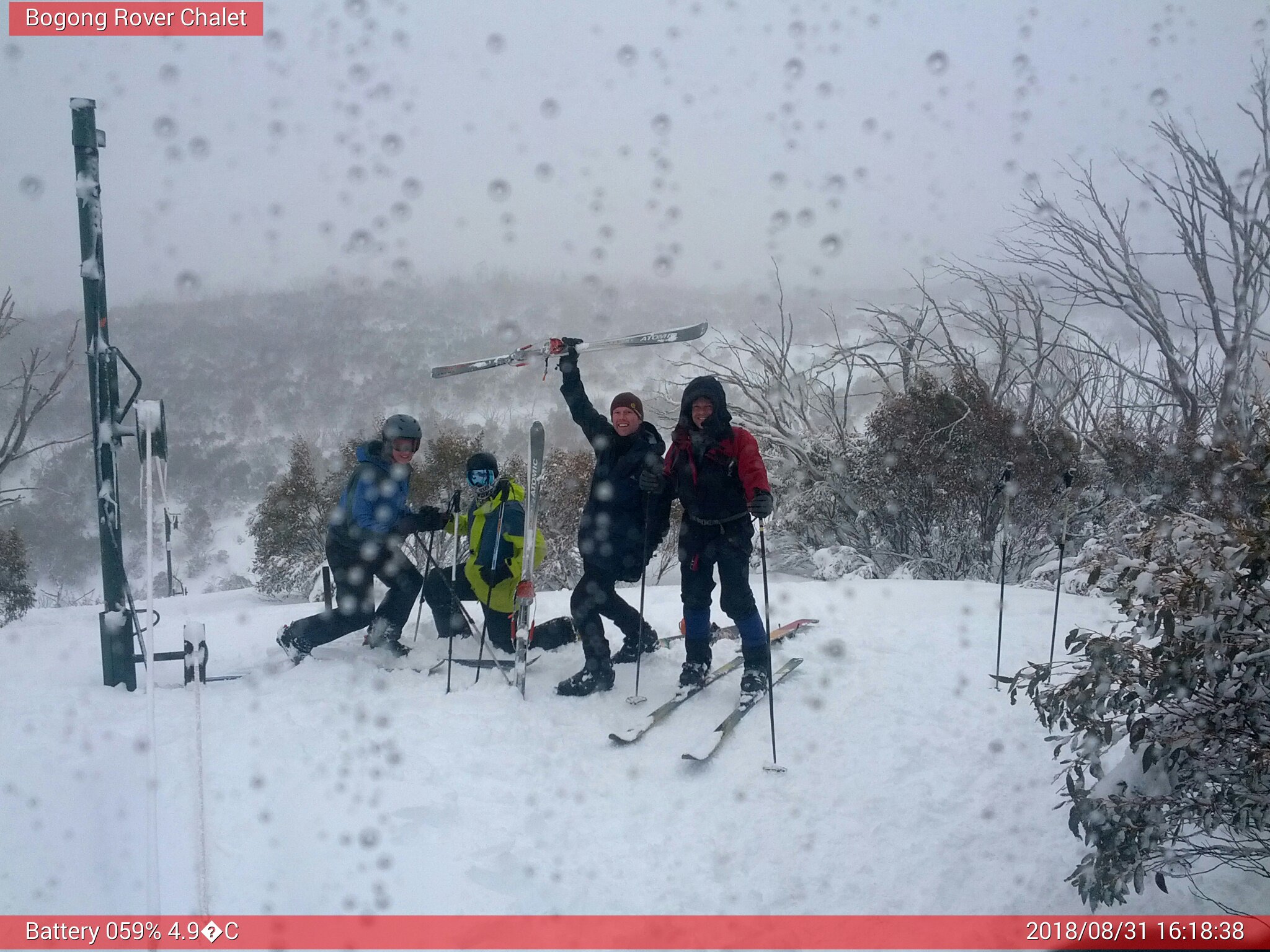 Bogong Web Cam 4:18pm Friday 31st of August 2018