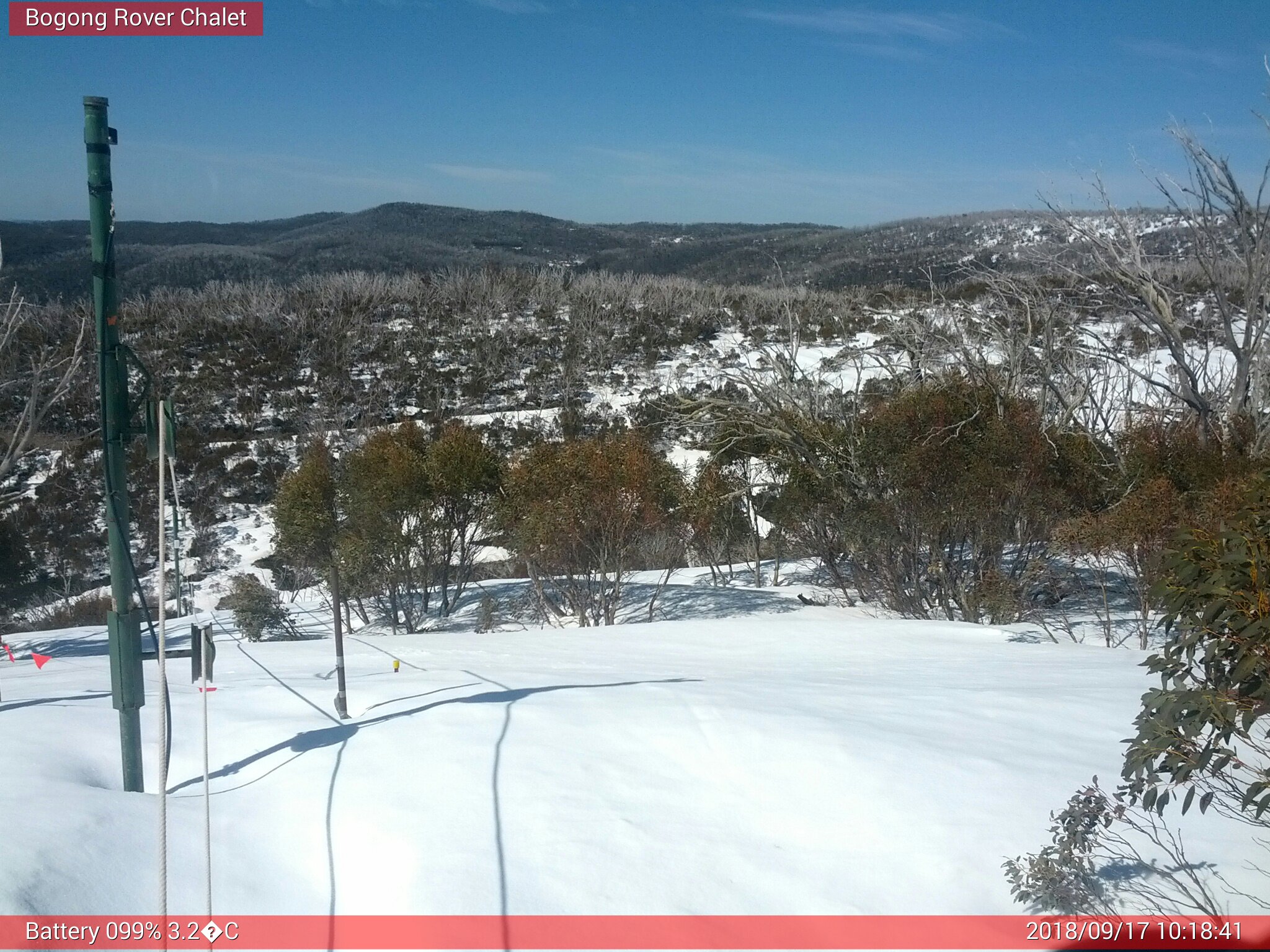 Bogong Web Cam 10:18am Monday 17th of September 2018