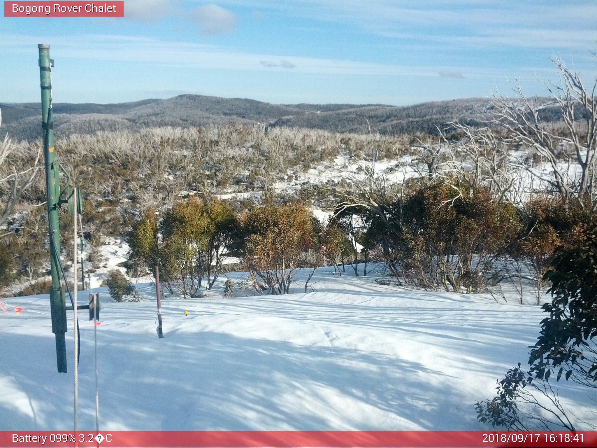 Bogong Web Cam 4:18pm Monday 17th of September 2018