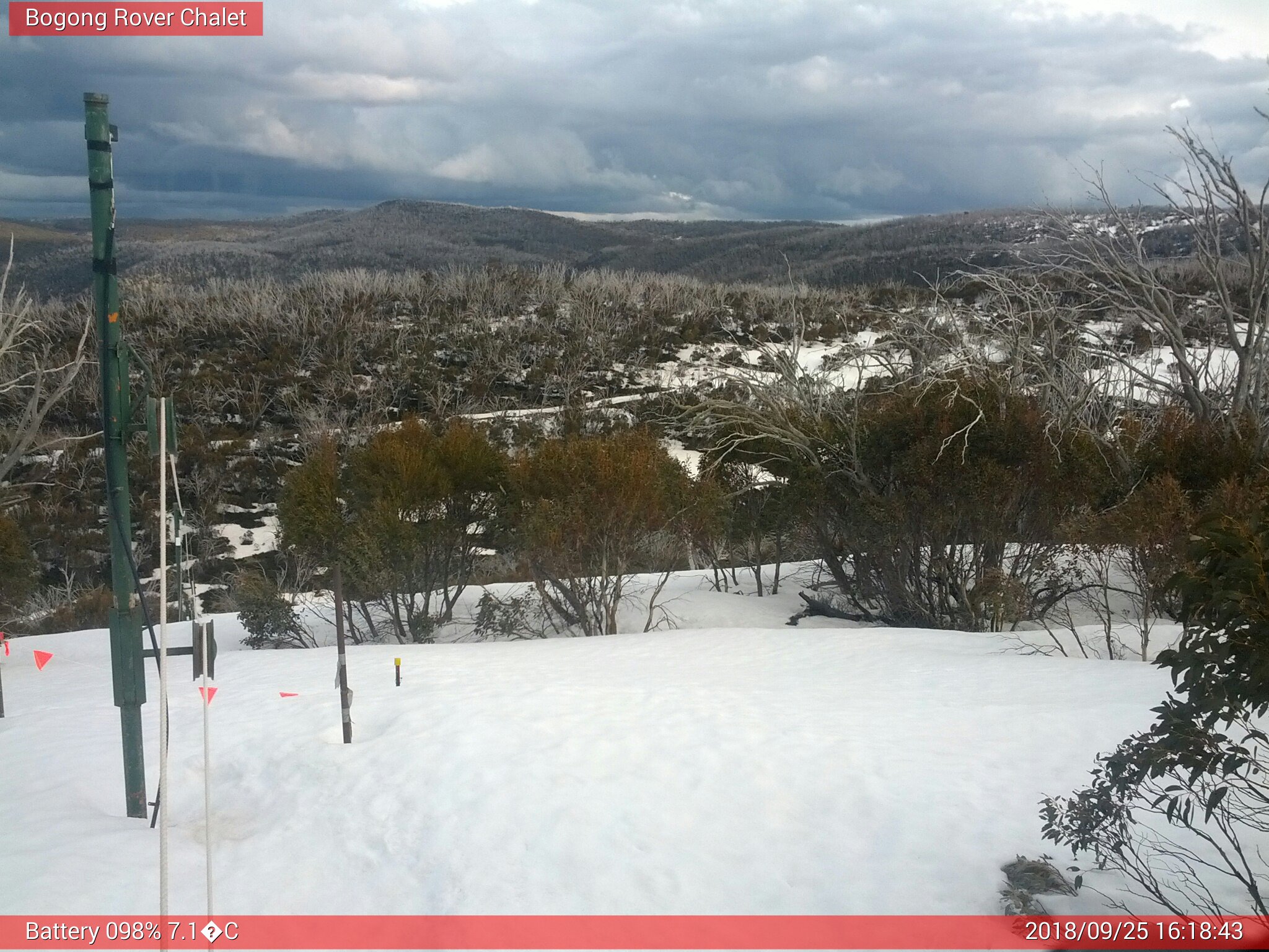 Bogong Web Cam 4:18pm Tuesday 25th of September 2018