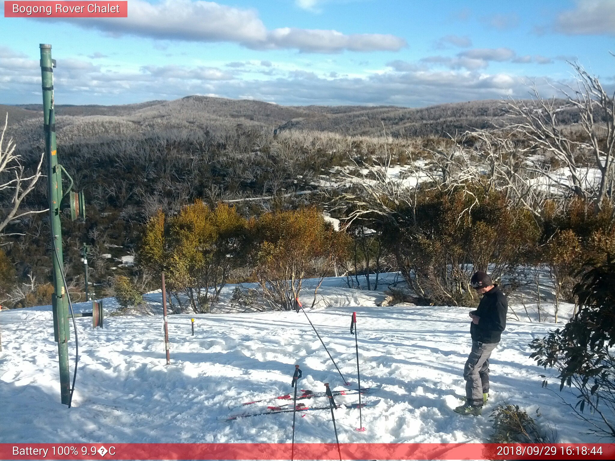 Bogong Web Cam 4:18pm Saturday 29th of September 2018