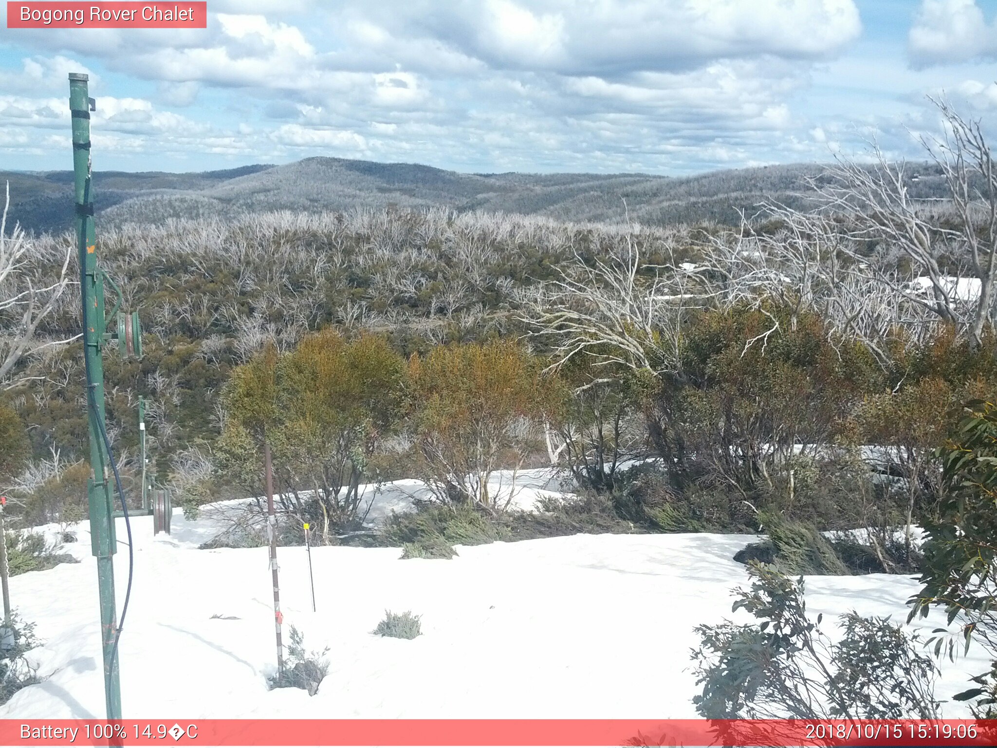 Bogong Web Cam 3:19pm Monday 15th of October 2018