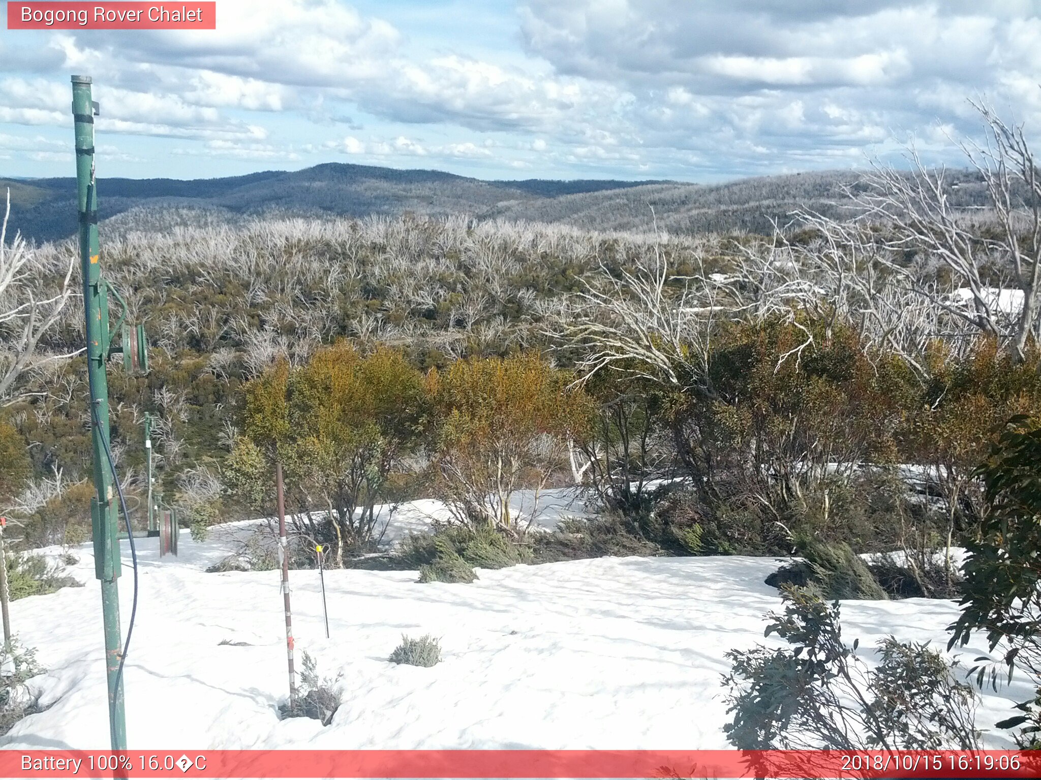 Bogong Web Cam 4:19pm Monday 15th of October 2018