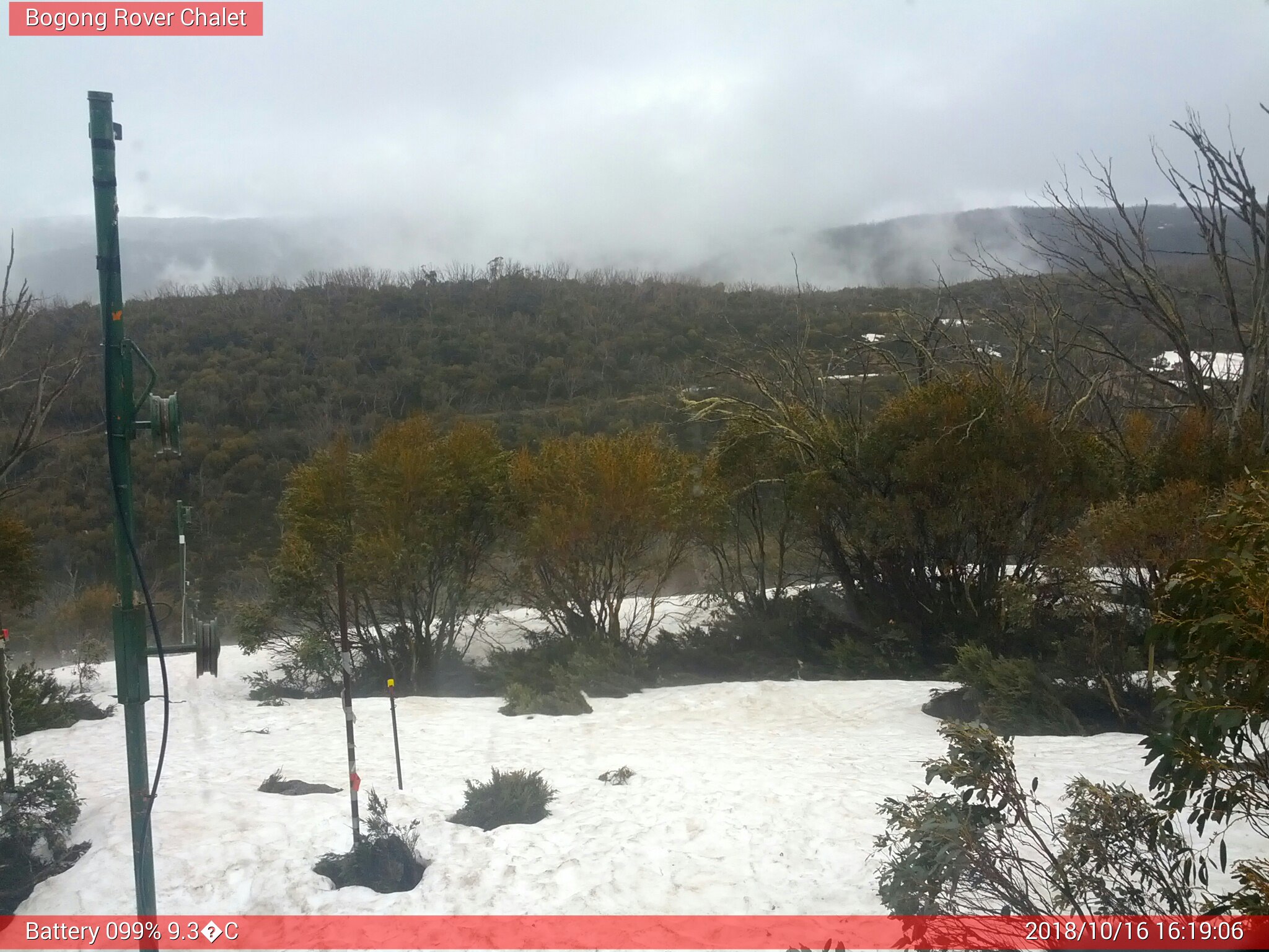 Bogong Web Cam 4:19pm Tuesday 16th of October 2018