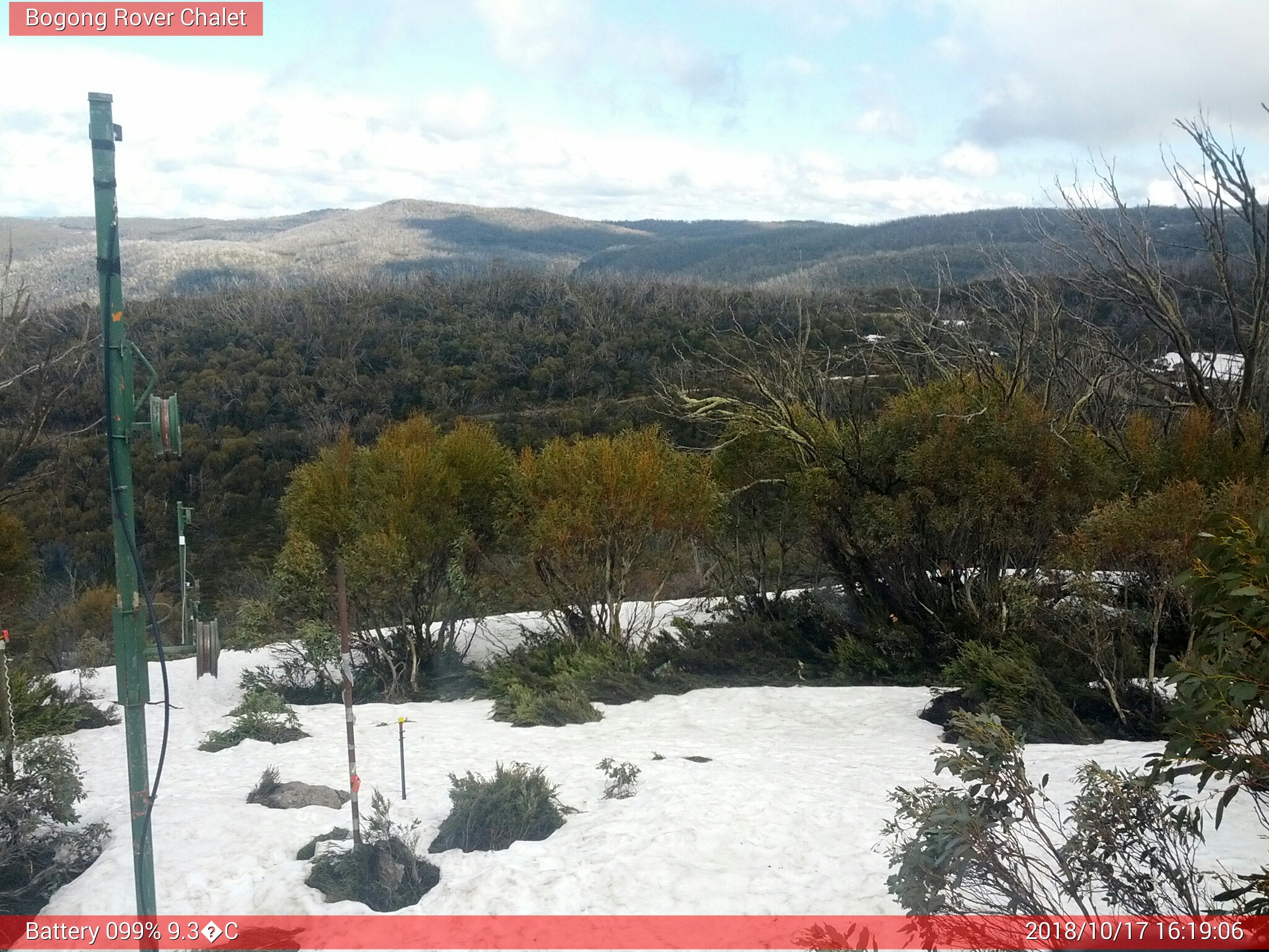 Bogong Web Cam 4:19pm Wednesday 17th of October 2018