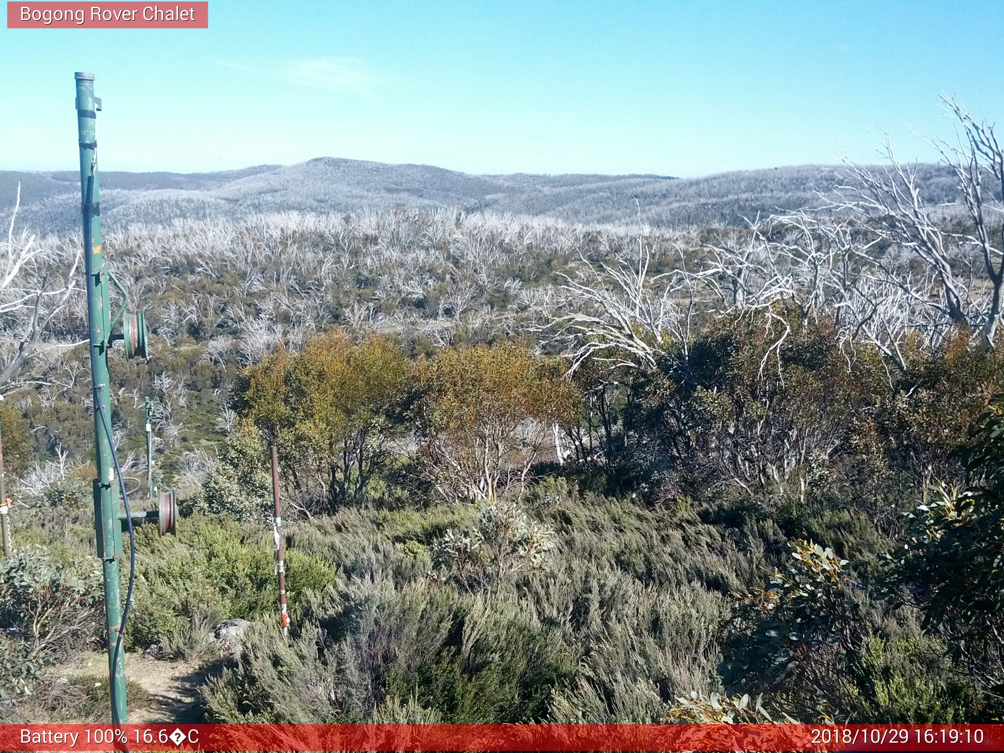 Bogong Web Cam 4:19pm Monday 29th of October 2018