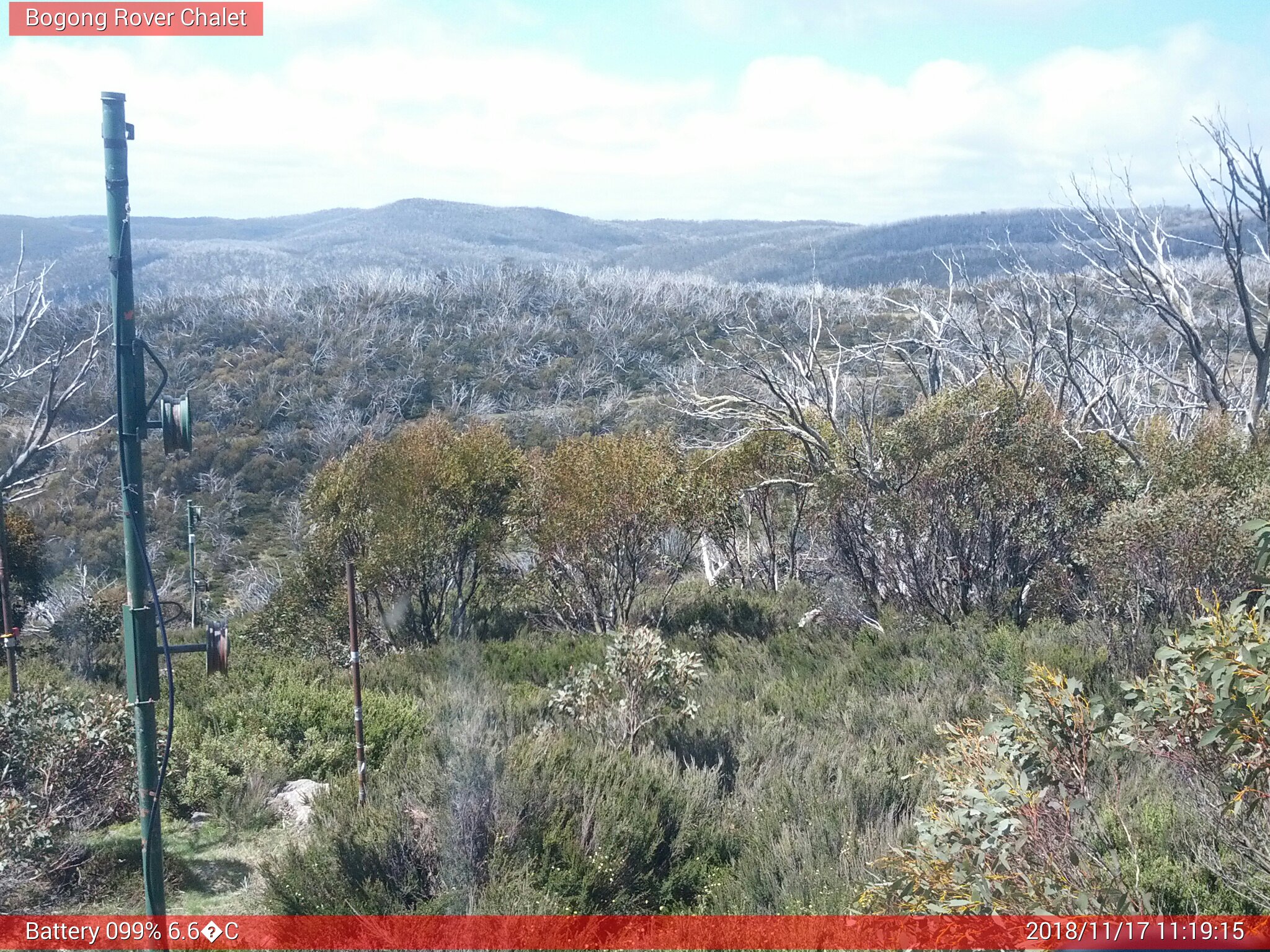 Bogong Web Cam 11:19am Saturday 17th of November 2018