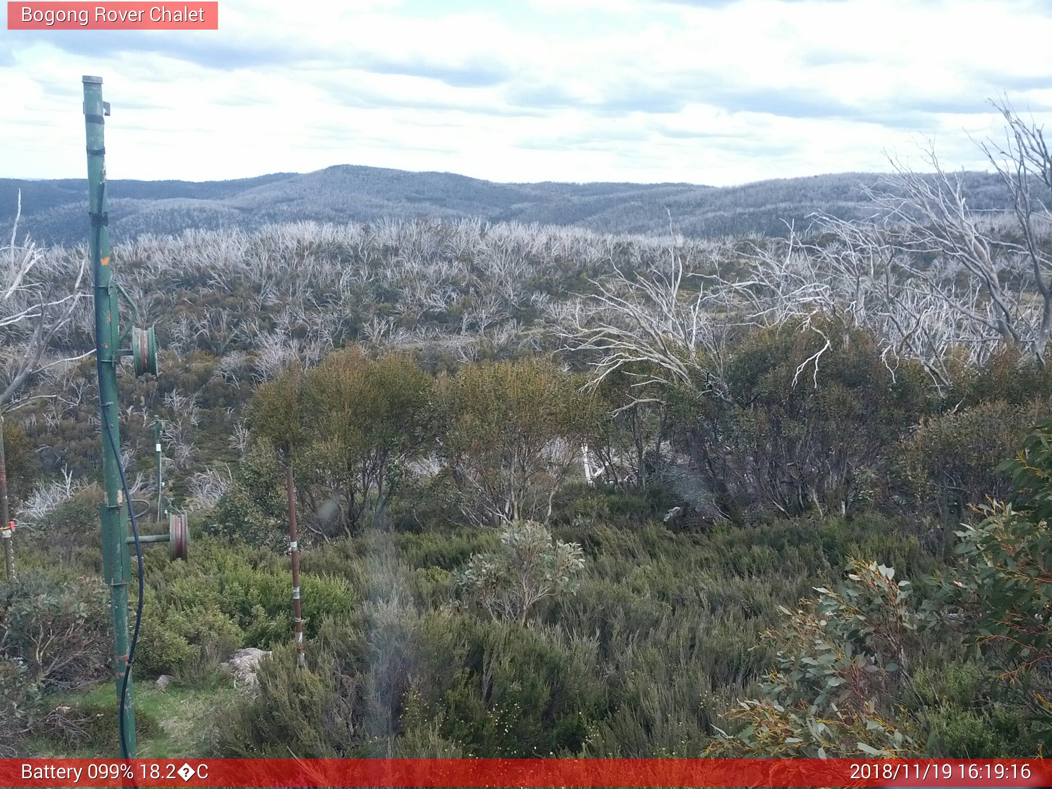 Bogong Web Cam 4:19pm Monday 19th of November 2018