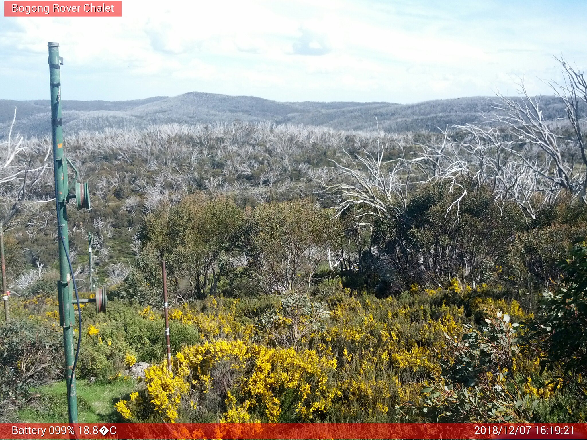 Bogong Web Cam 4:19pm Friday 7th of December 2018