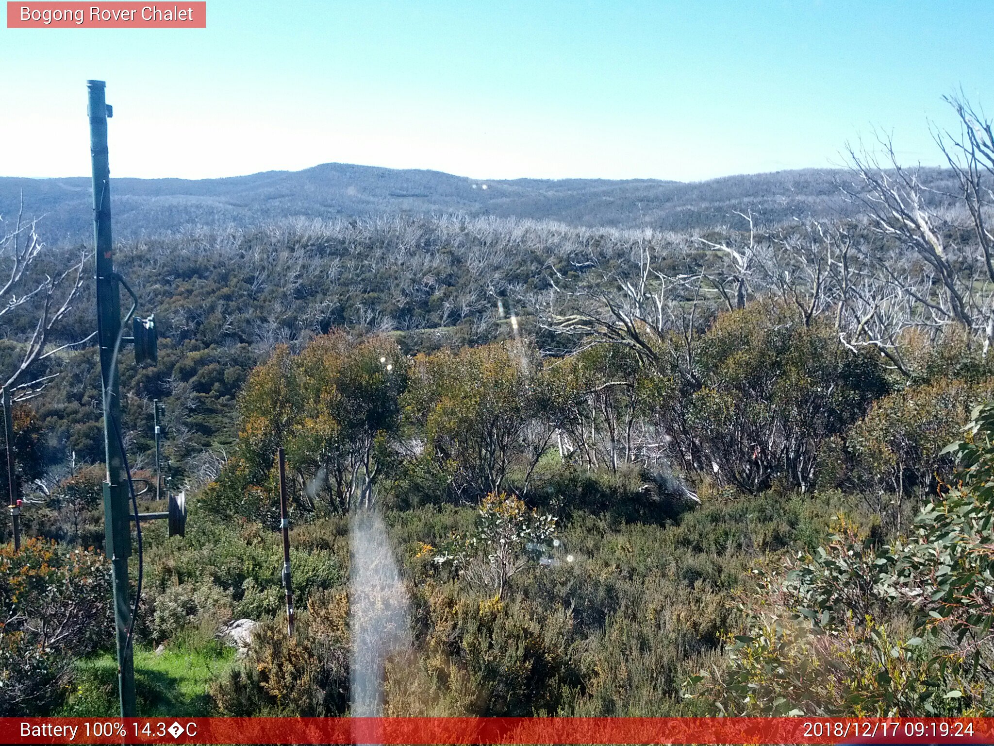 Bogong Web Cam 9:19am Monday 17th of December 2018