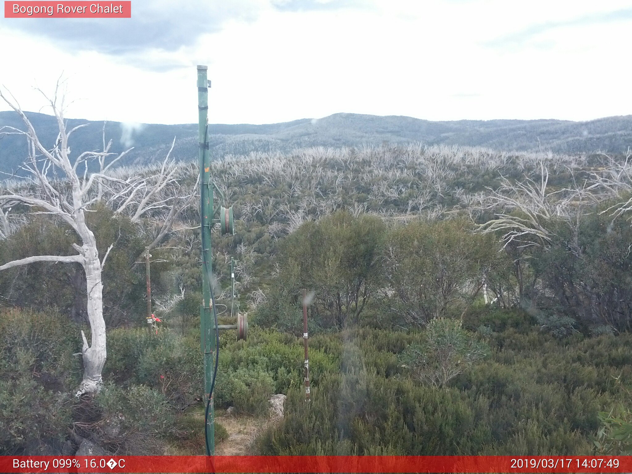 Bogong Web Cam 2:07pm Sunday 17th of March 2019