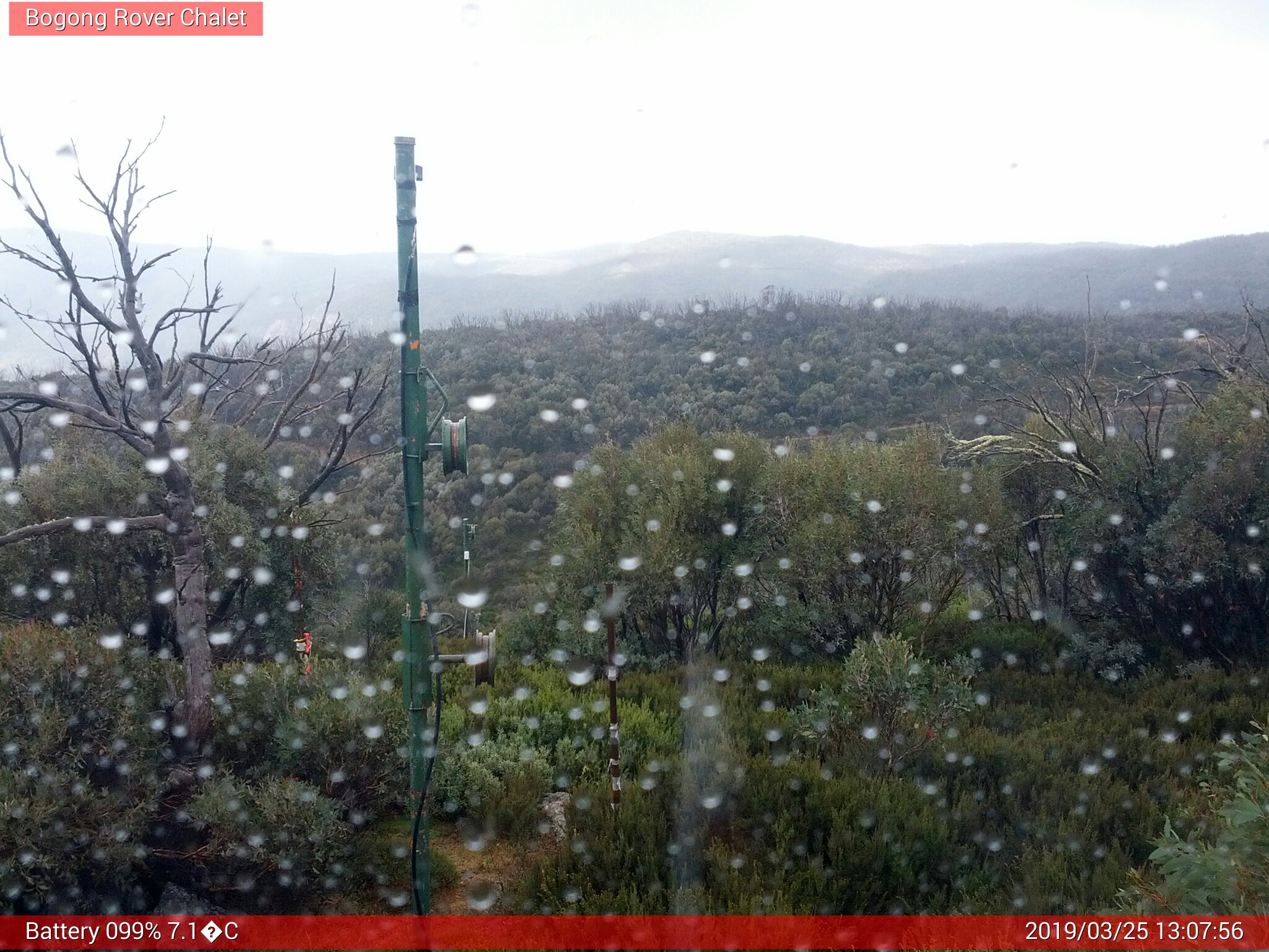 Bogong Web Cam 1:07pm Monday 25th of March 2019